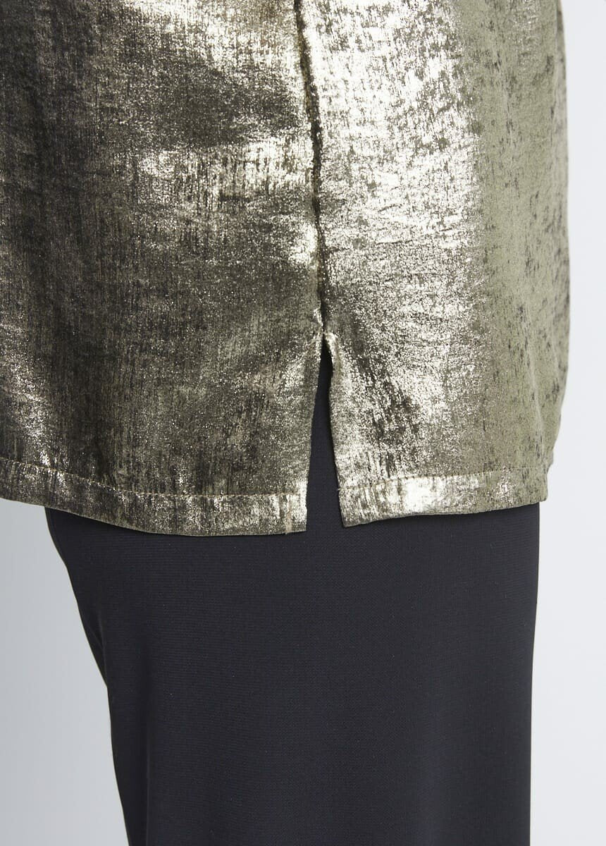 Shiny_fabric_tunic_with_a_lavallière_collar_Golden_DE3_slim