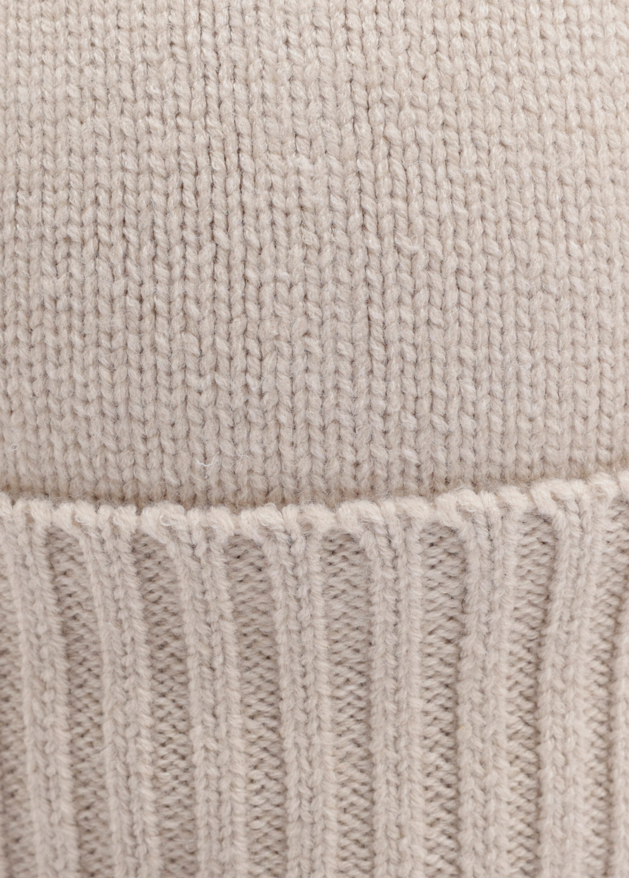 Ribbed_beanie,_soft_knit_with_wool_Beige_DE1_slim