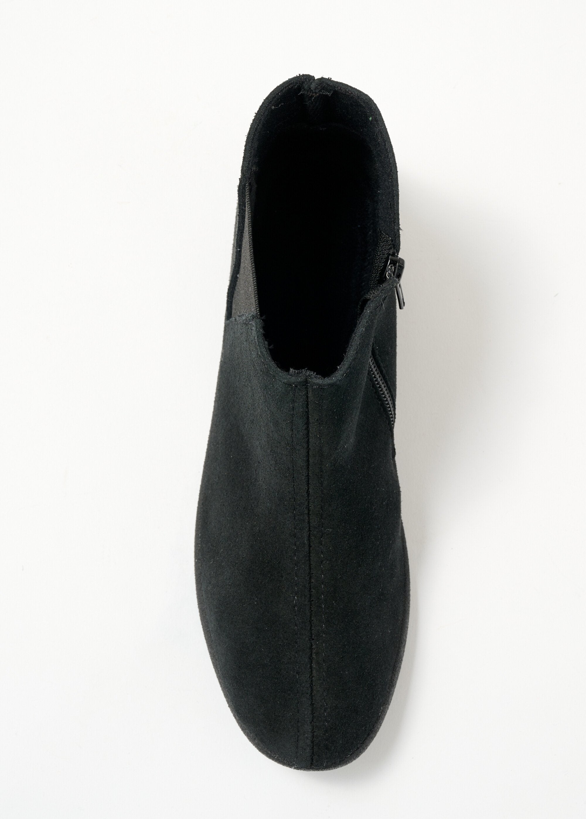 Wide_comfort_leather_boots_with_elasticated_zips_Black_OV1_slim