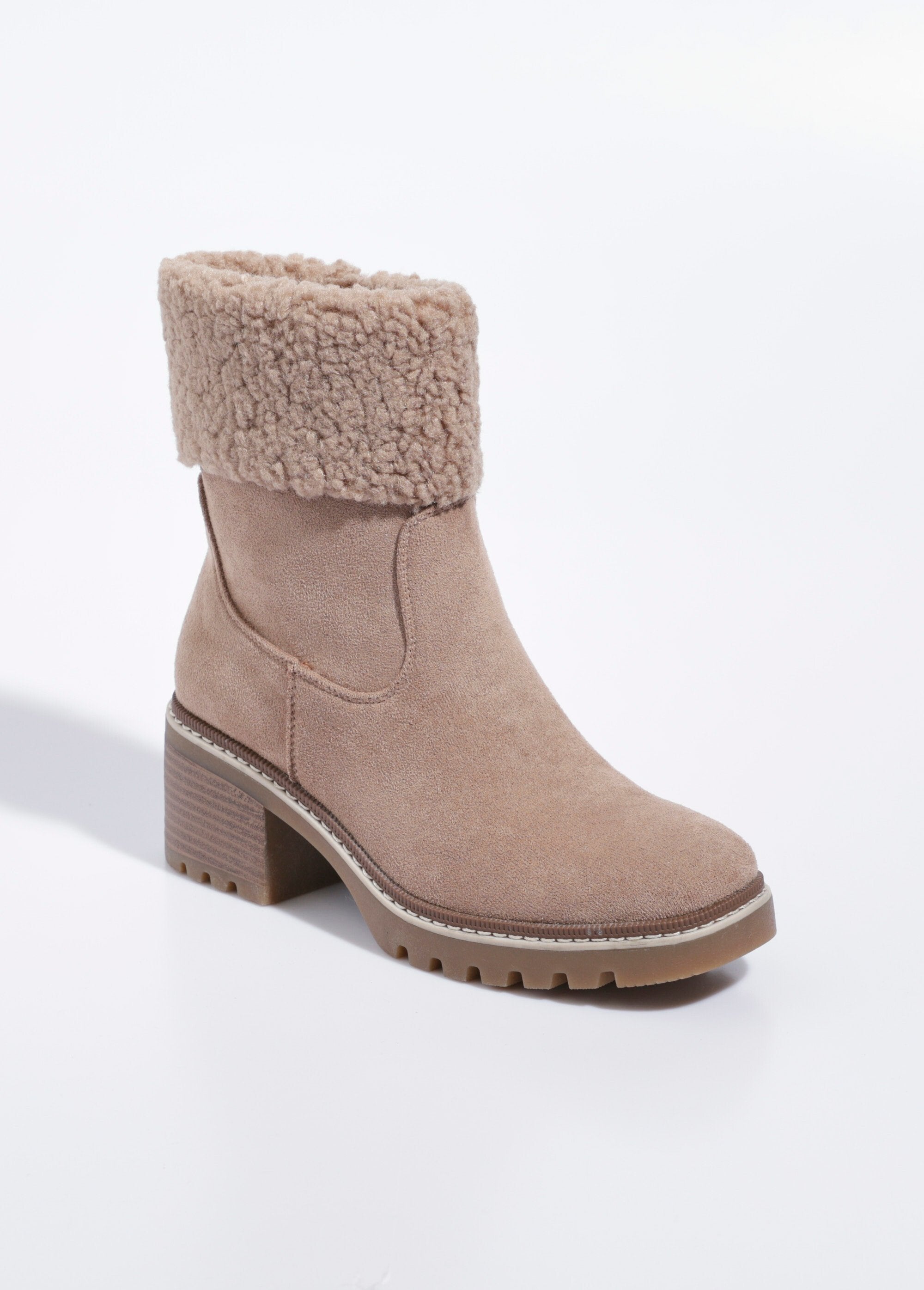 Suede_boots_with_heels_and_fur_cuffs_Beige_FA1_slim