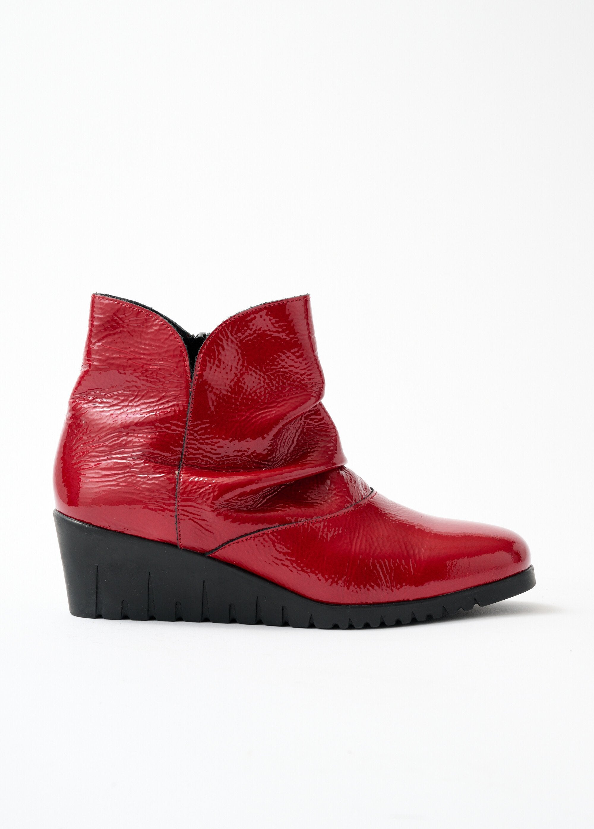 Zipped_patent_leather_boots_Ruby_DR1_slim