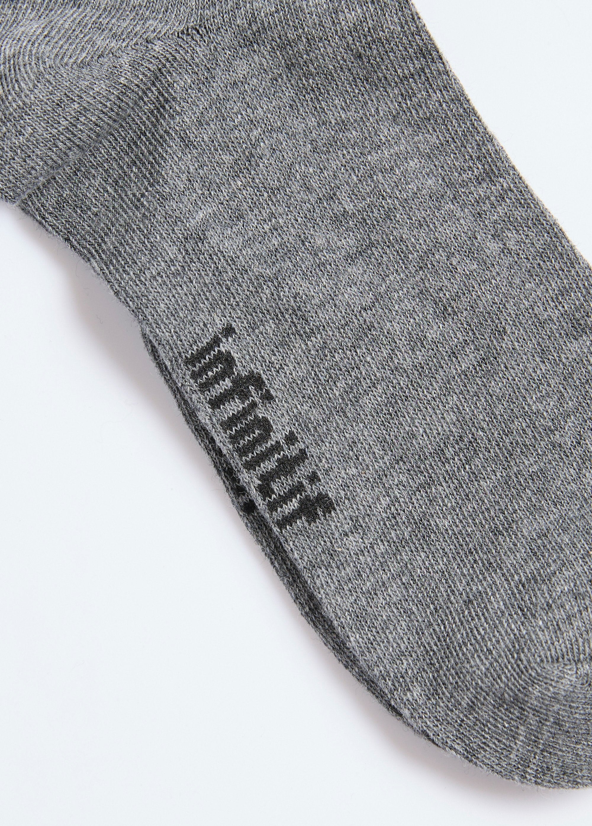 Socks,_with_rhinestone_flowers_Assorted_gray_DE3_slim