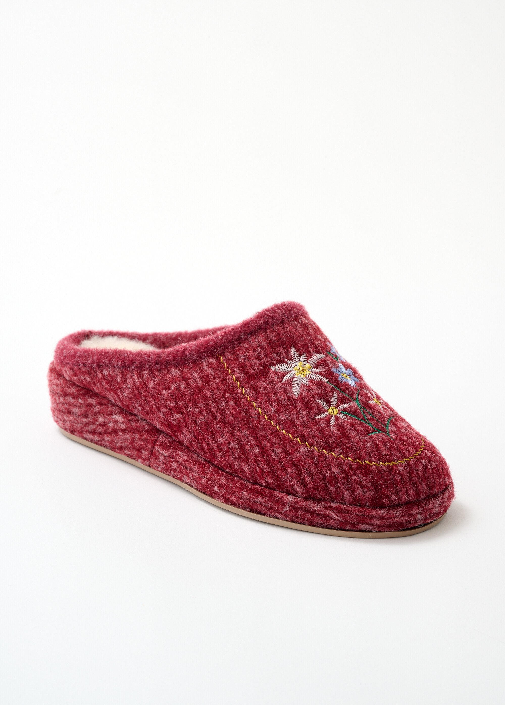 Comfort_width_embroidered_mule_slippers_Bordeaux_FA1_slim