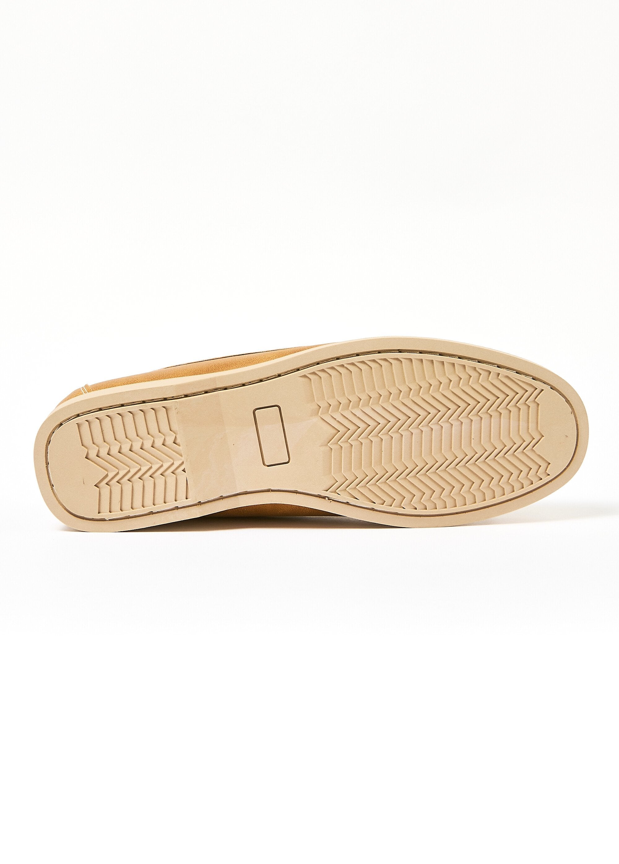Leather_boat_shoes_camel_UN1_slim