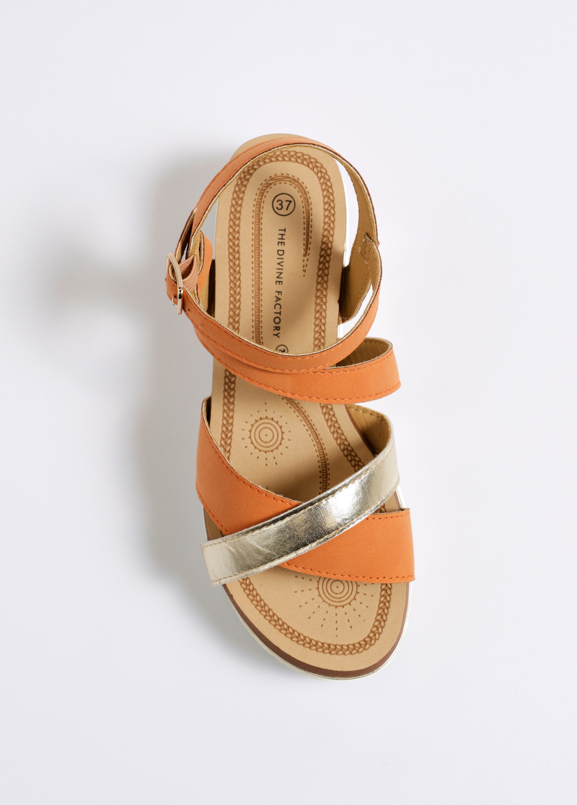 Wedge_sandals_with_crossed_straps_Golden_Coral_OV1_slim