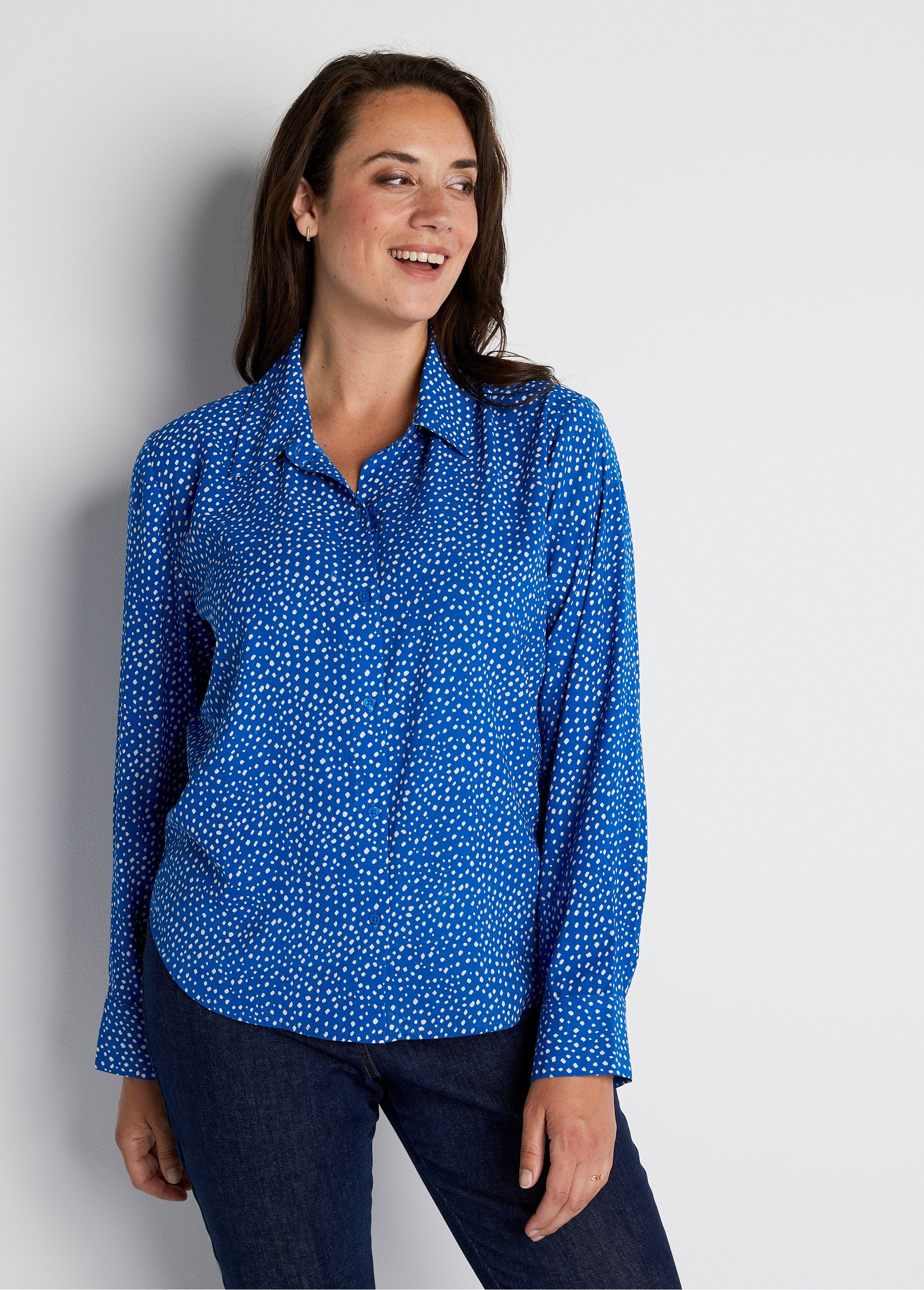 Buttoned_straight_blouse_with_polka_dot_print_Ecru_blue_FA1_curvy