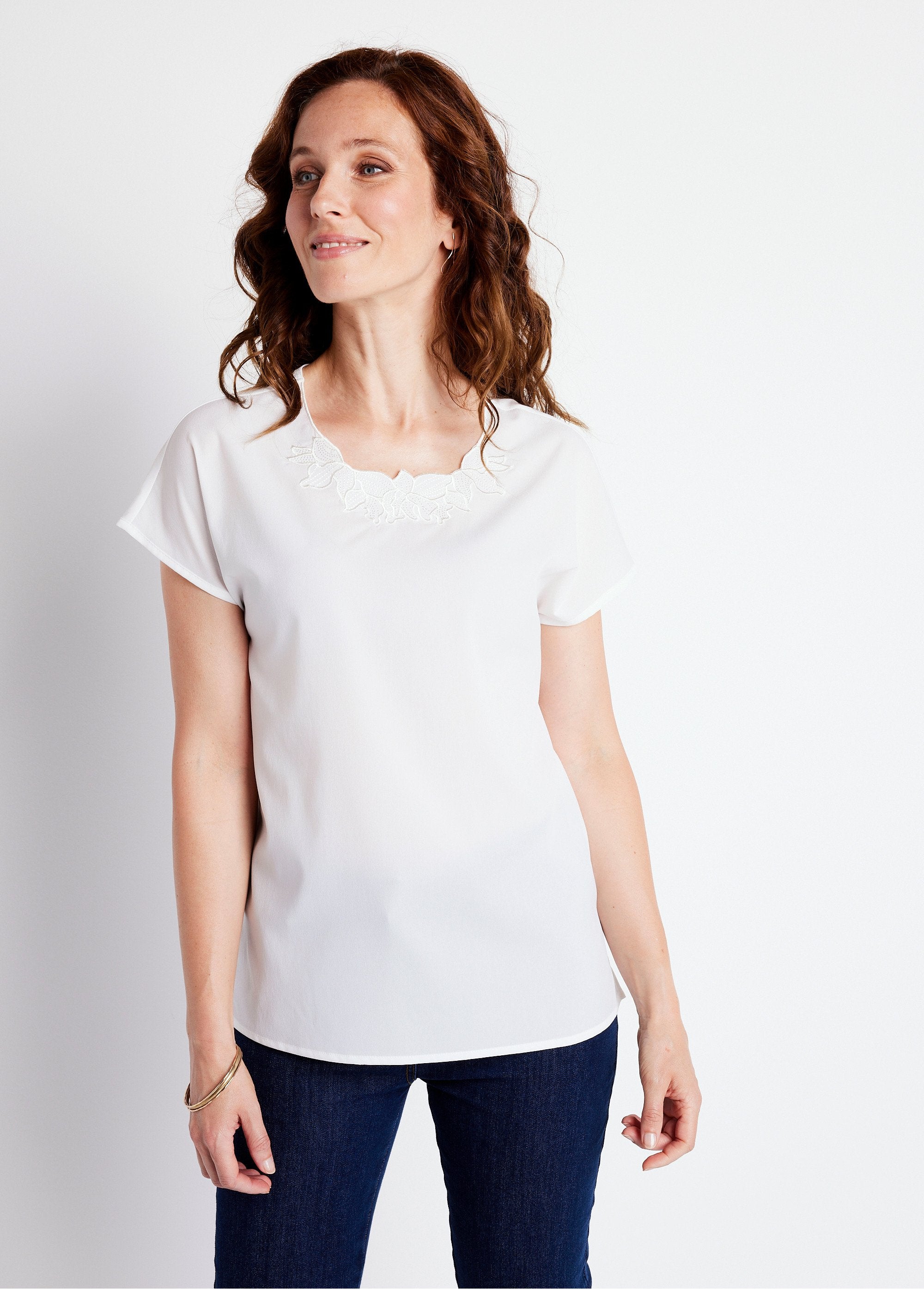 Long_short-sleeved_top_with_round_neck_embroidery_Ecru_FA1_slim