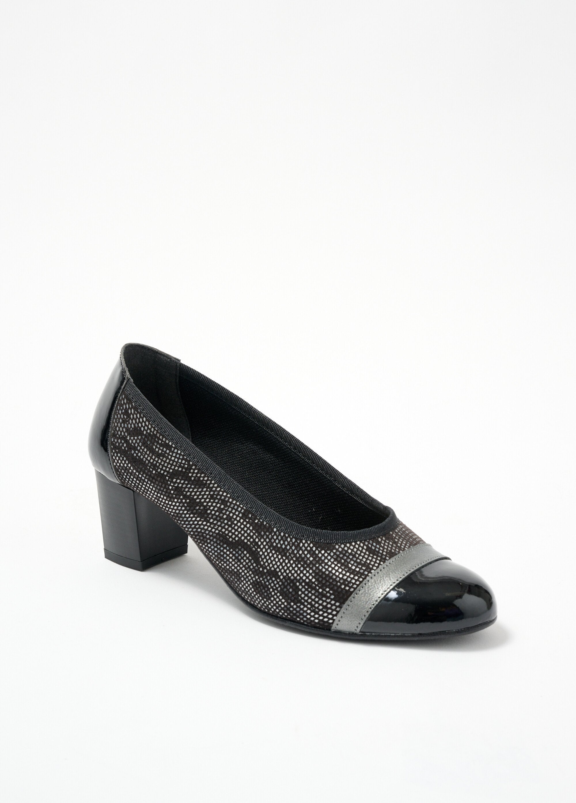 Two-material_wide_comfort_heel_pumps_Silver_FA1_slim