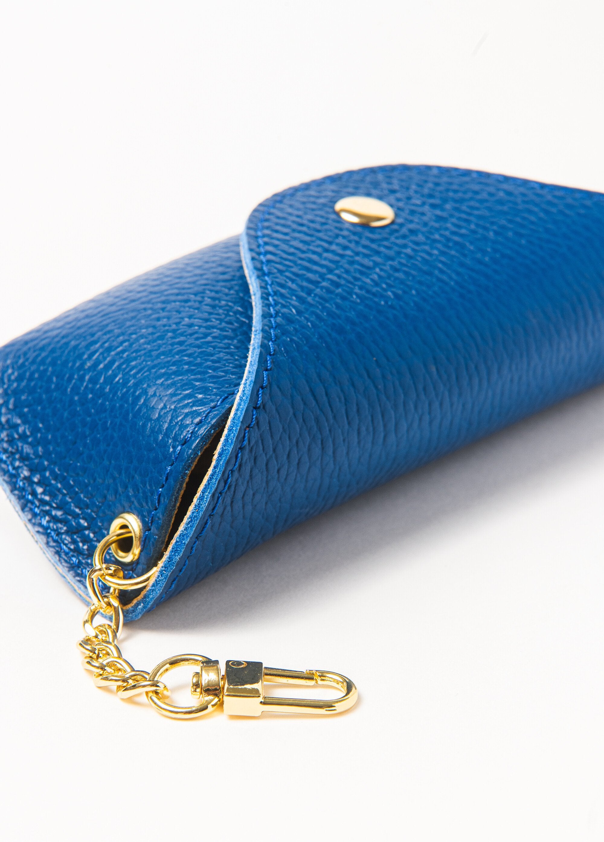 Colored_glasses_case_with_chain_Blue_DE2_slim