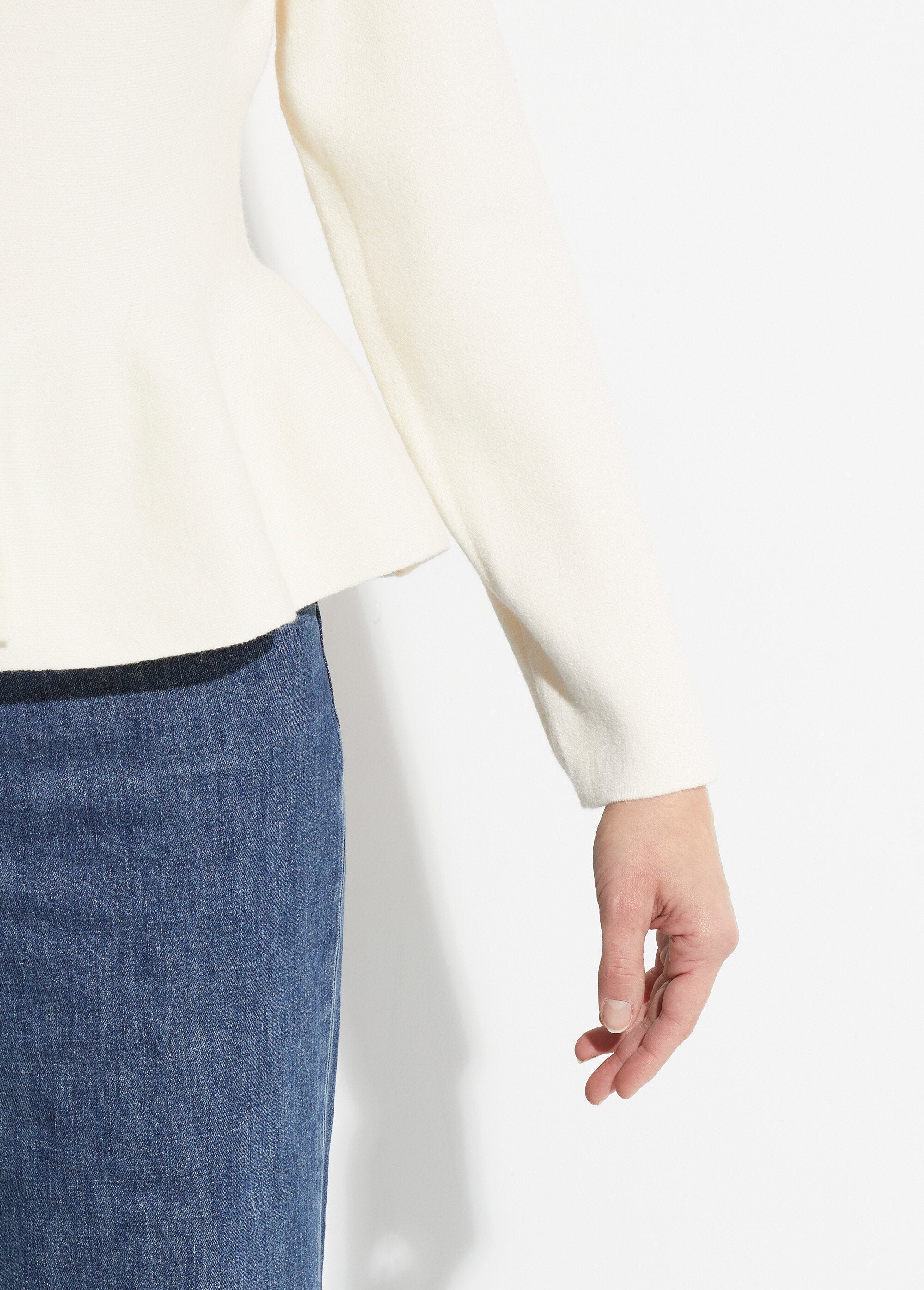 Gilet_à_basques_avec_boutons_métallisés_Ecru_DE2_slim