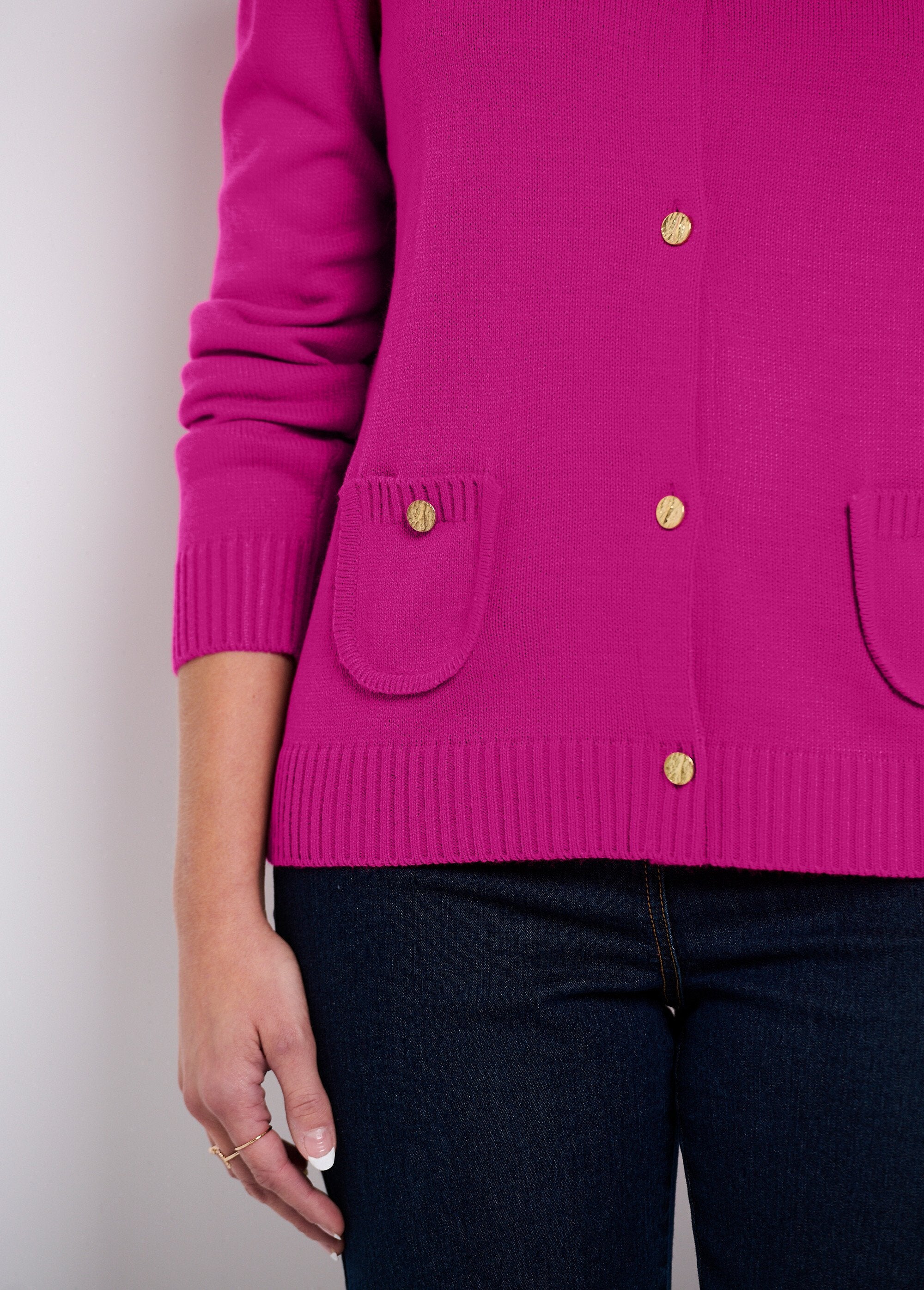 Short_buttoned_cardigan_vest_Parma_DE1_slim