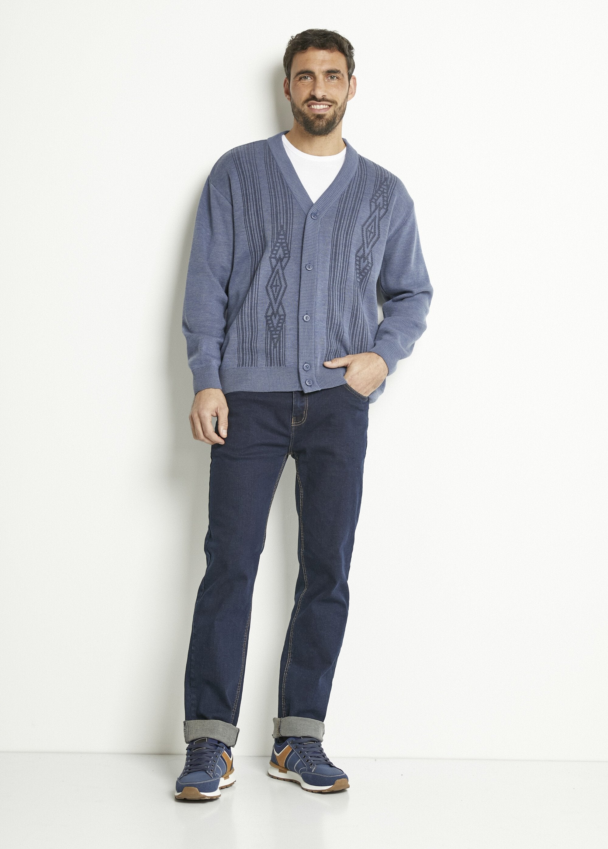 Long_sleeve_buttoned_V-neck_wool_cardigan_China_blue_SF1_slim