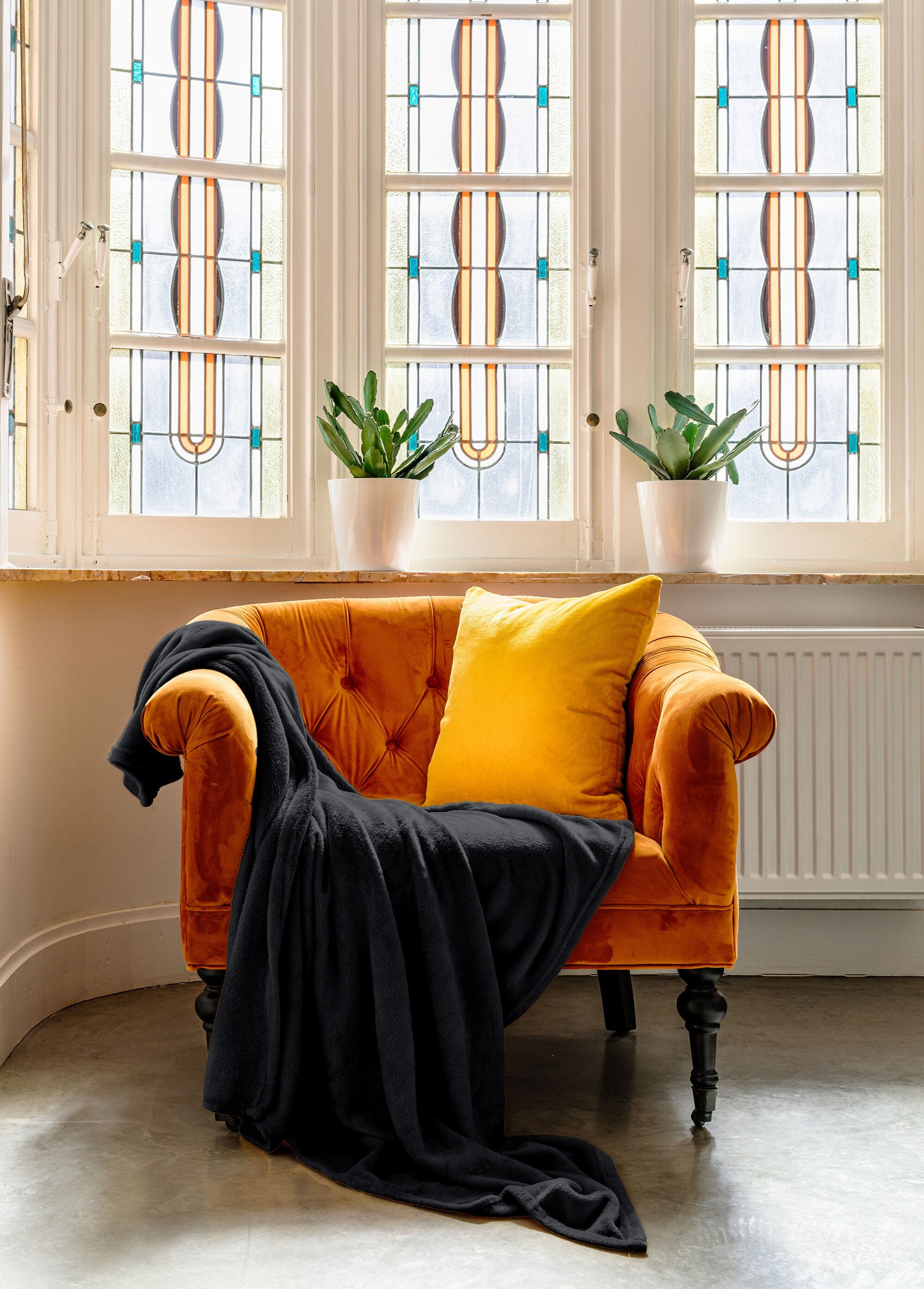 Large_plain_smooth_fleece_blanket,_2m_x_1.5m_Black_SF1_slim