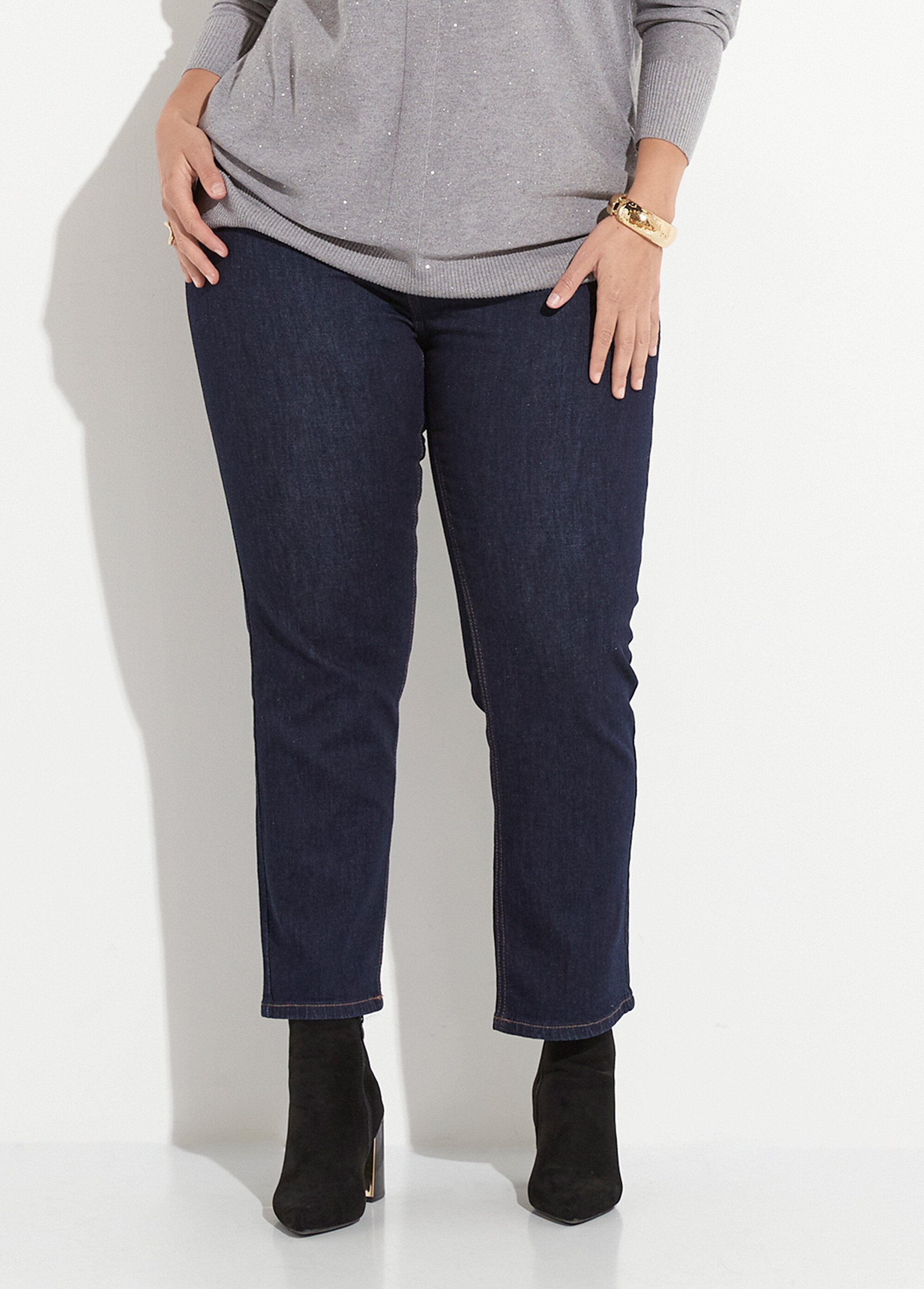 Denim_mom_jeans,_PLUS_SIZE_special_Raw_blue_FA1_curvy