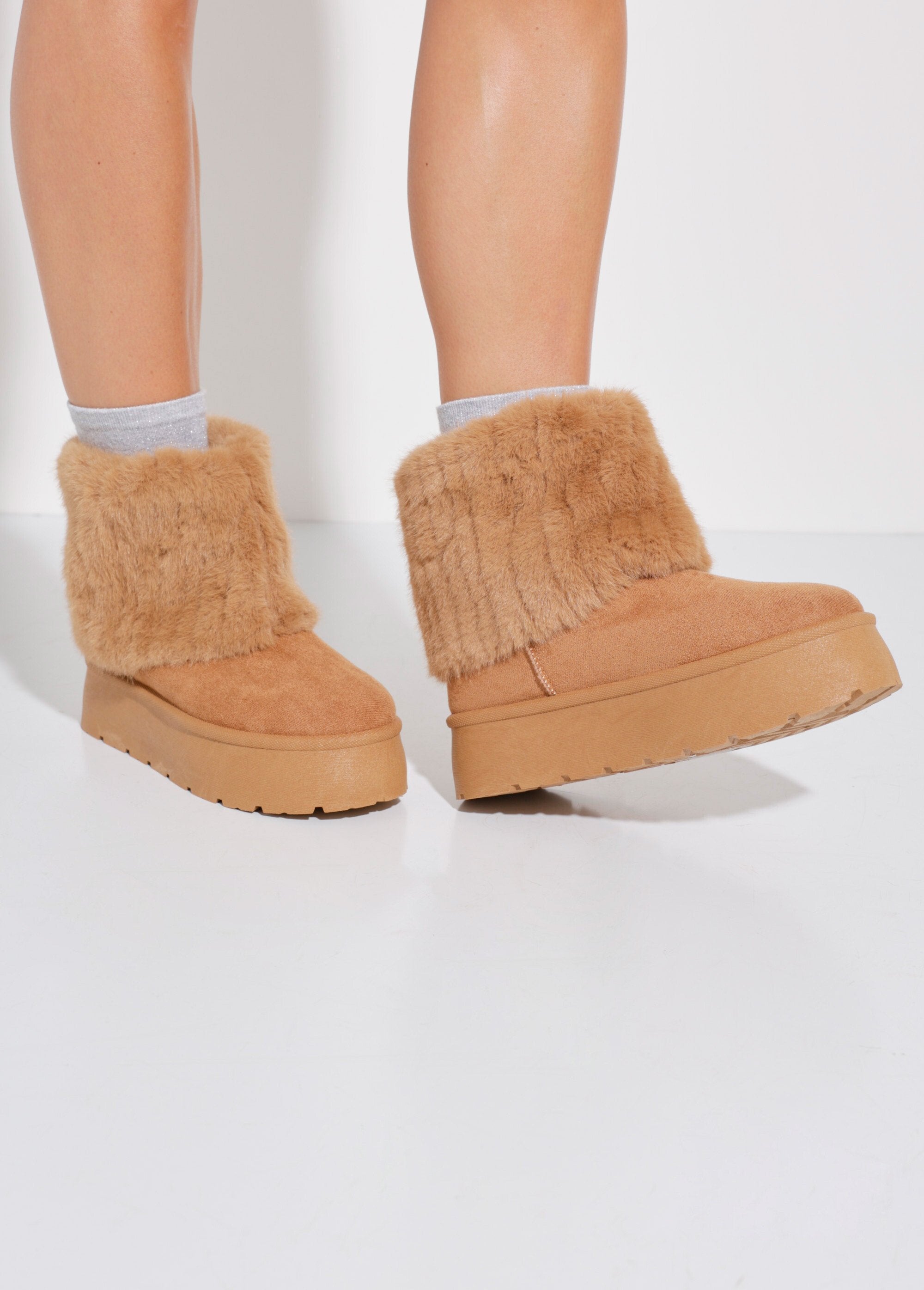 Faux_fur_wedge_boots_camel_SF1_slim