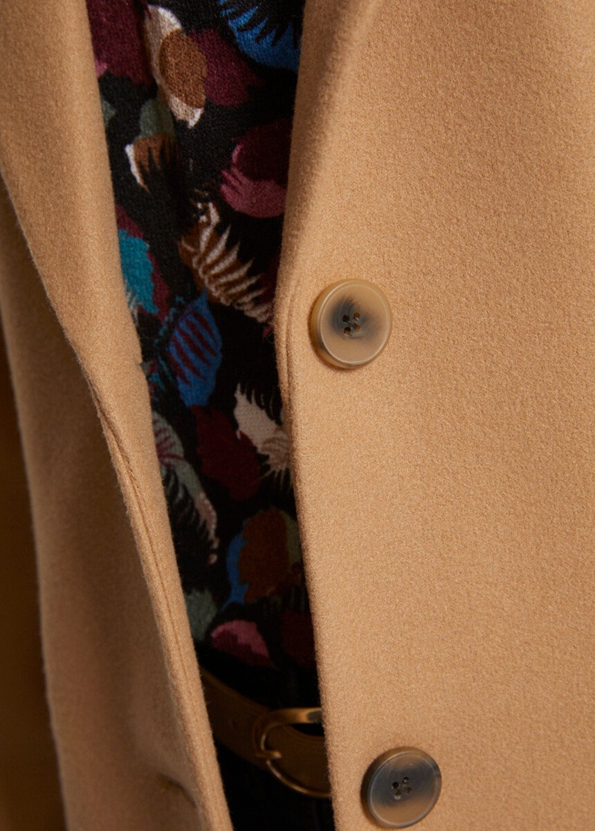 Wool-look_coat_with_tailored_collar_camel_DE3_slim