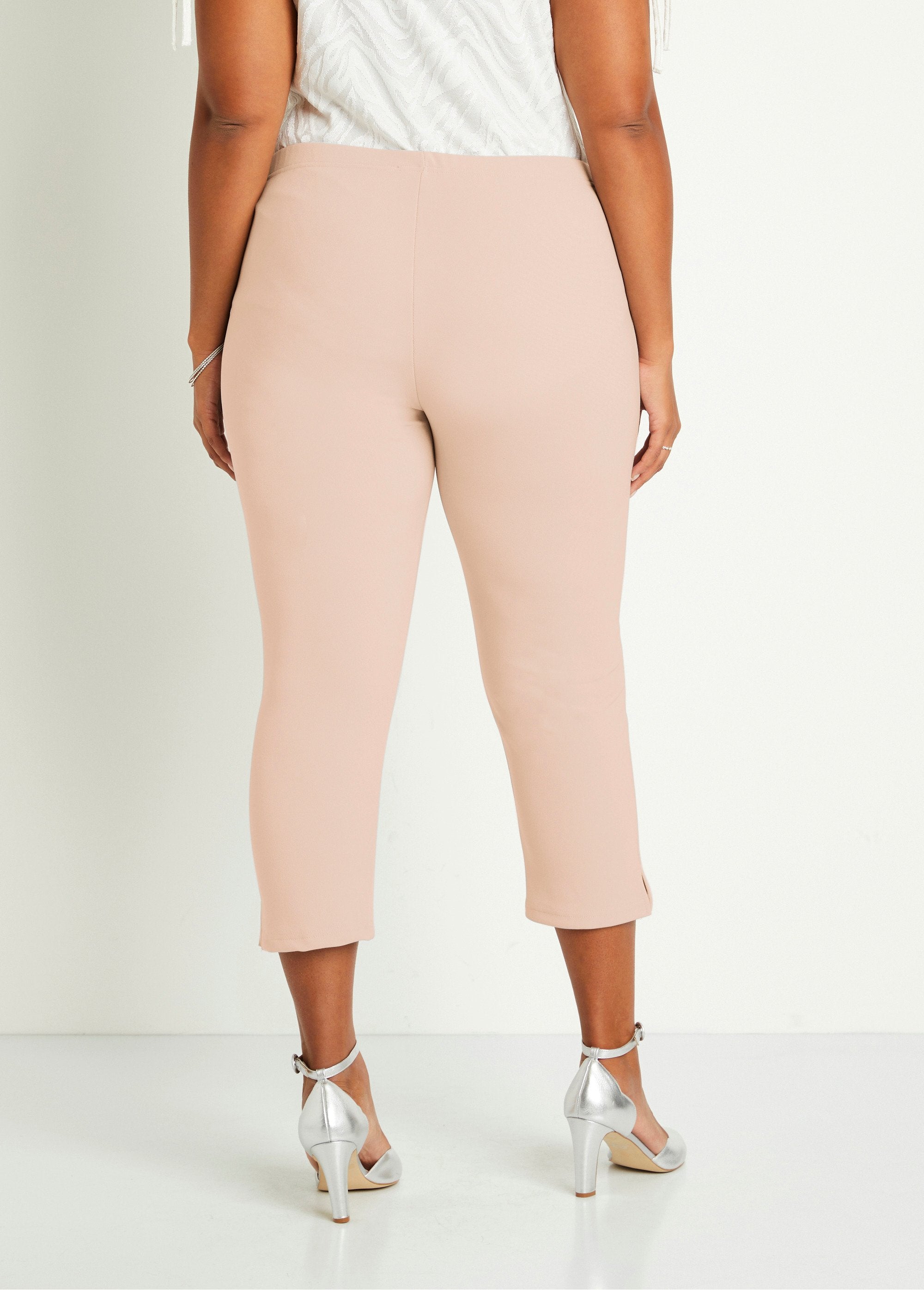 Ribbed_elasticated_waist_cropped_pants_Beige_DO1_curvy