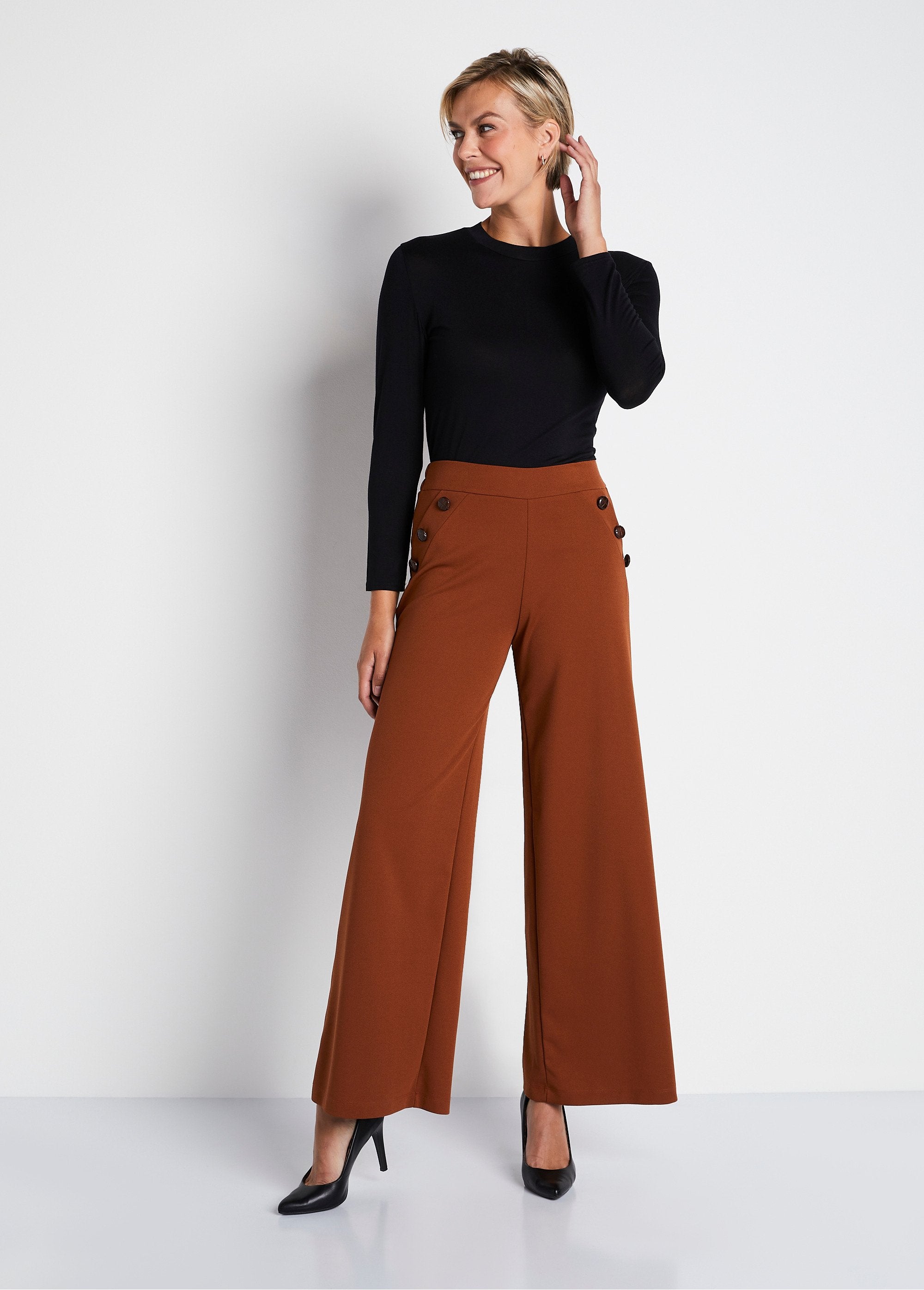 Plain_wide_pants_with_elasticated_waist_at_the_back_Caramel_SF1_slim