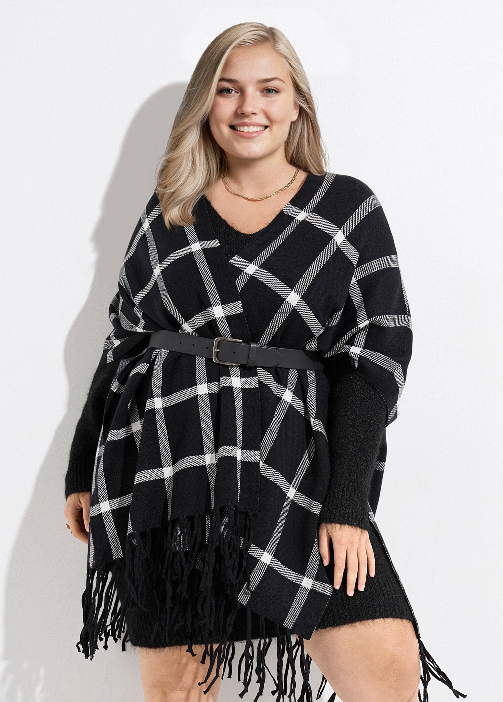 Knitted_cape_poncho_with_check_pattern_Black_tiles_FA1_curvy