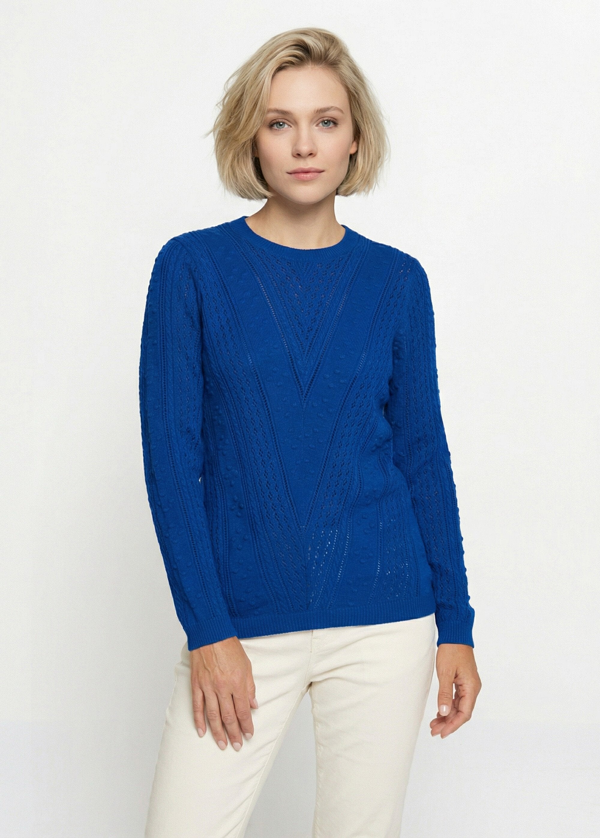 Round_neck_openwork_knit_sweater_and_balls_Blue_FA1_slim