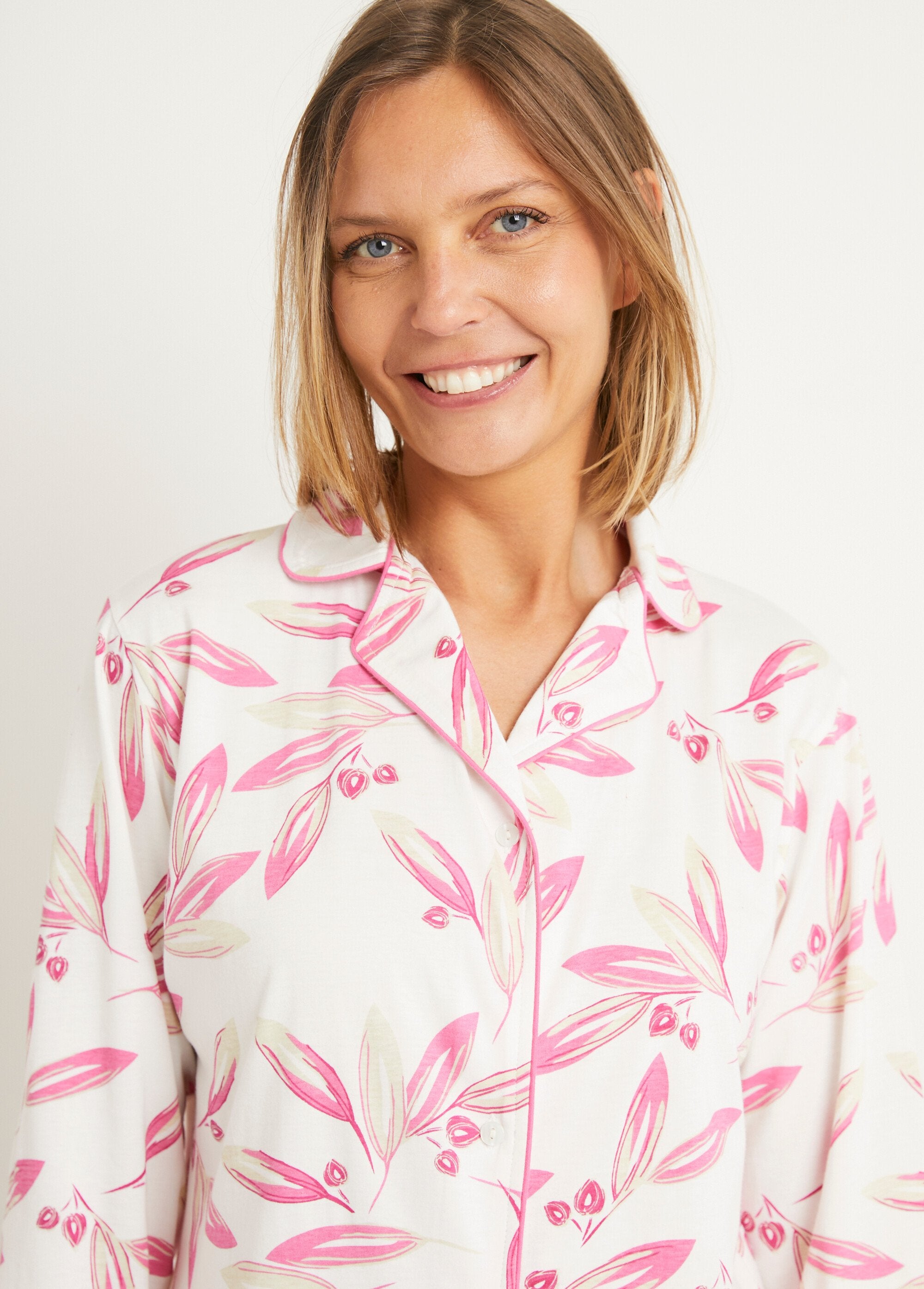 Printed_pyjamas_cotton_button-down_jacket_Pink_print_DE1_slim