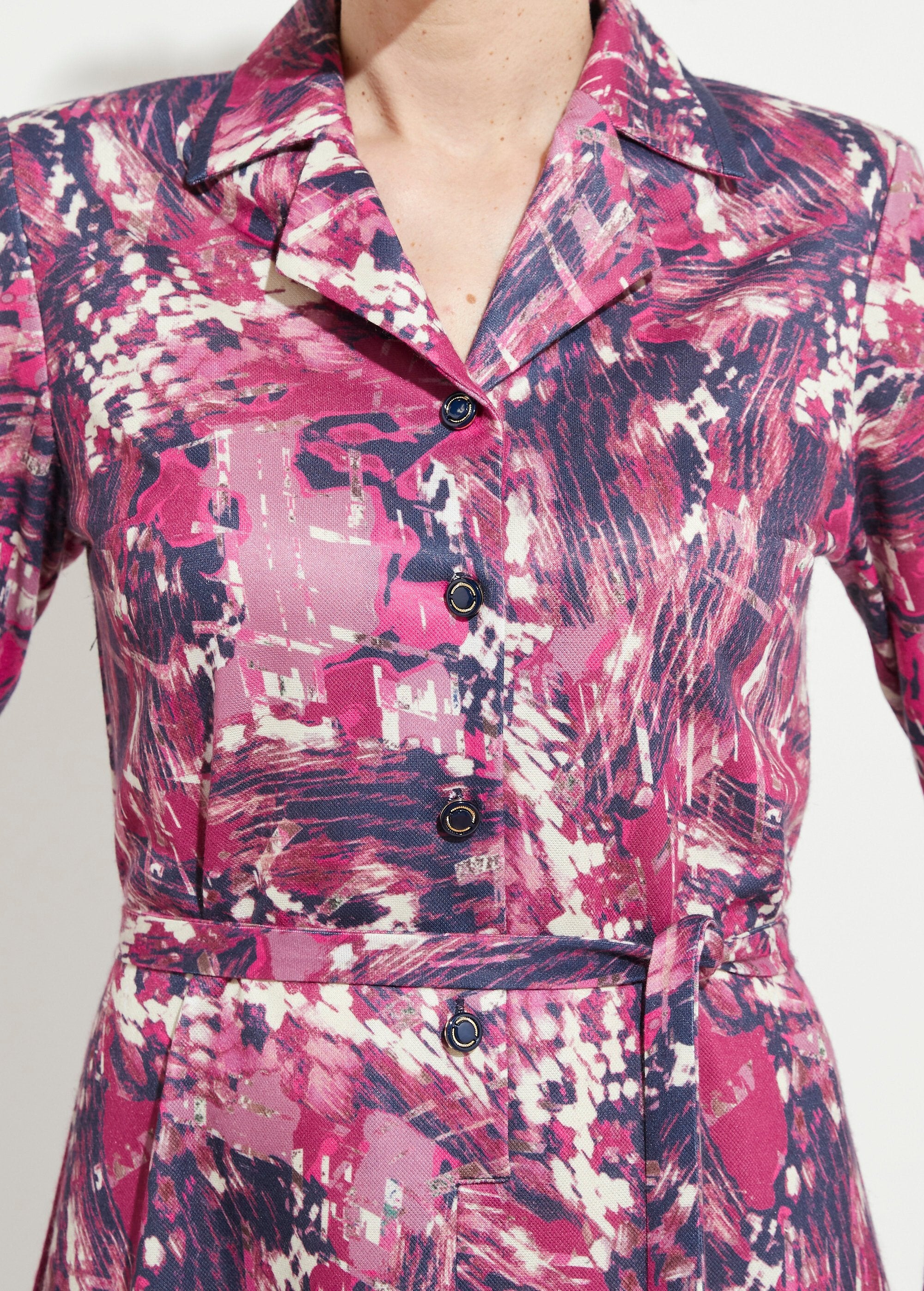 Button-down_dress_with_printed_tailoring_collar_Rose_et_marine_DE1_slim