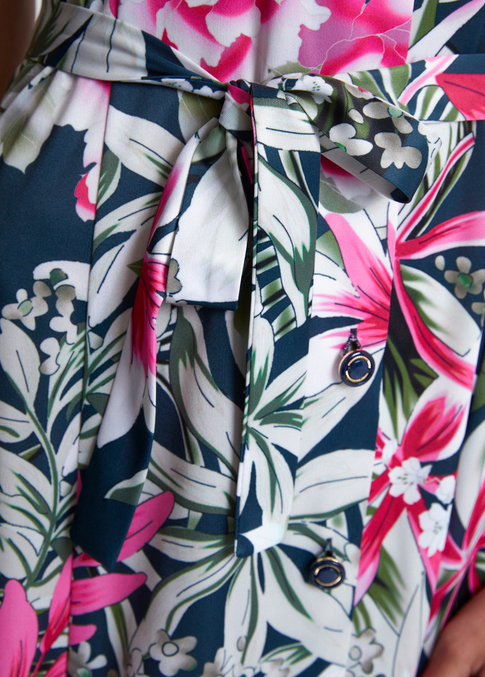 Printed_mid-length_buttoned_dress_Navy_and_fuchsia_DE3_slim