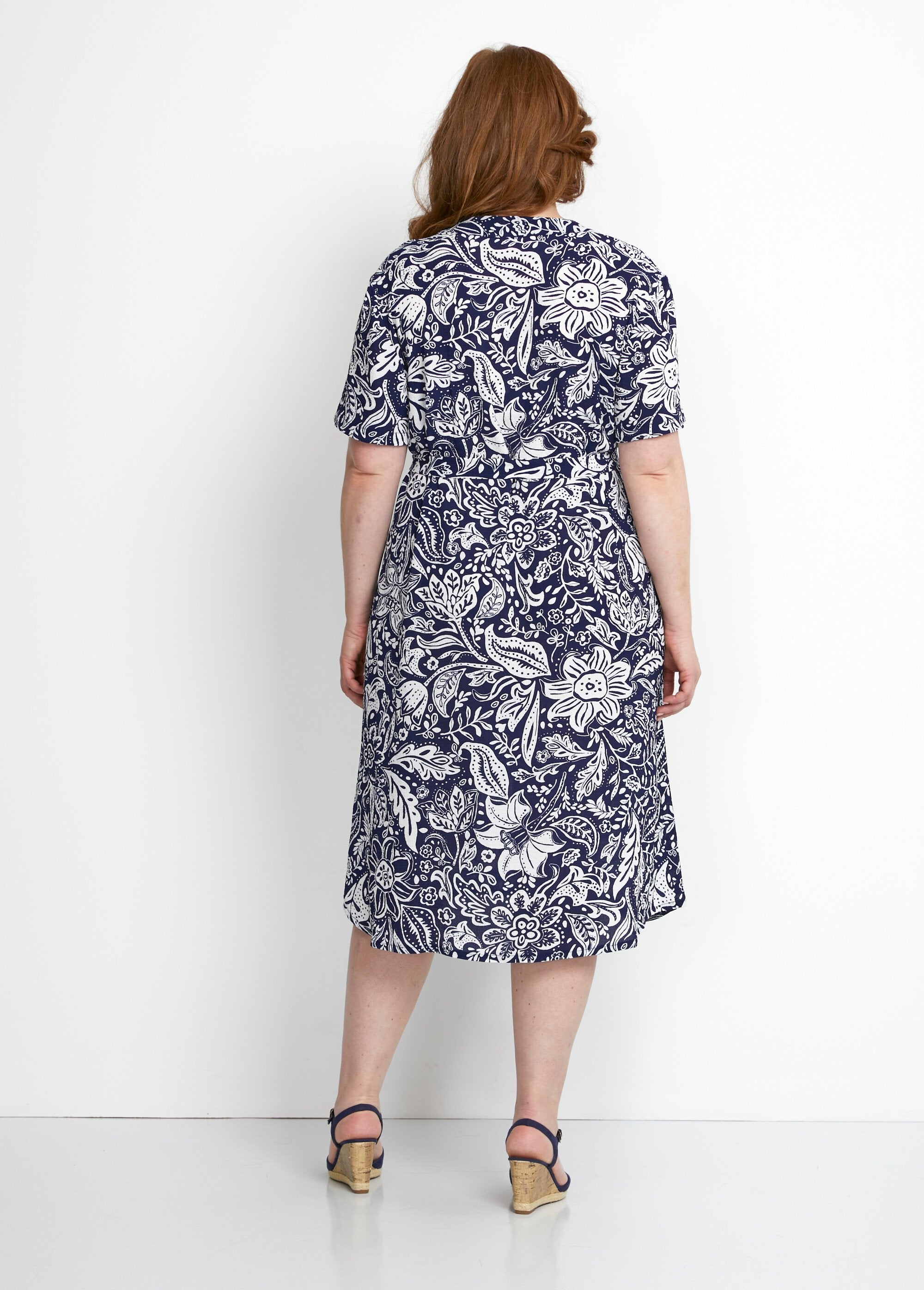 Short_dress_in_two-tone_waffle_fabric_Blue_and_white_DO1_curvy