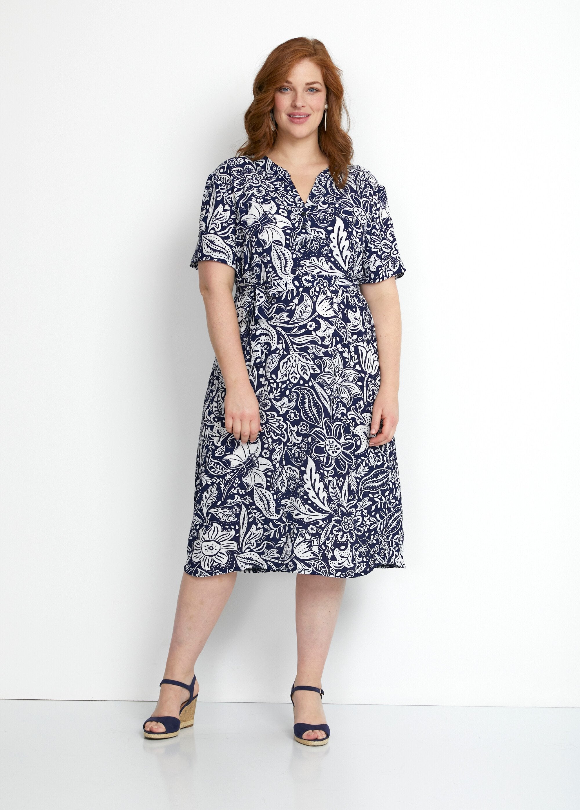Short_dress_in_two-tone_waffle_fabric_Blue_and_white_FA1_curvy