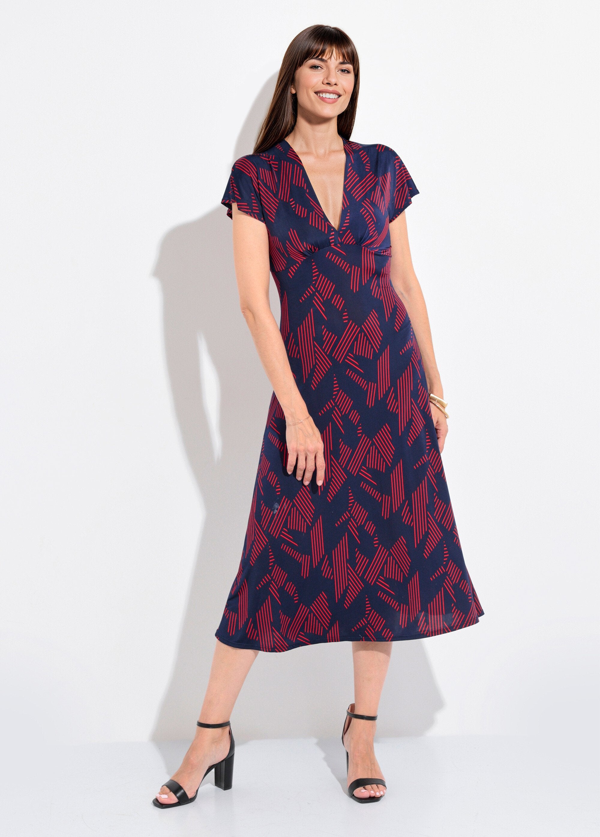Long_sleeve_dress_with_V-neck_and_graphic_pattern_Navy_and_burgundy_FA1_slim