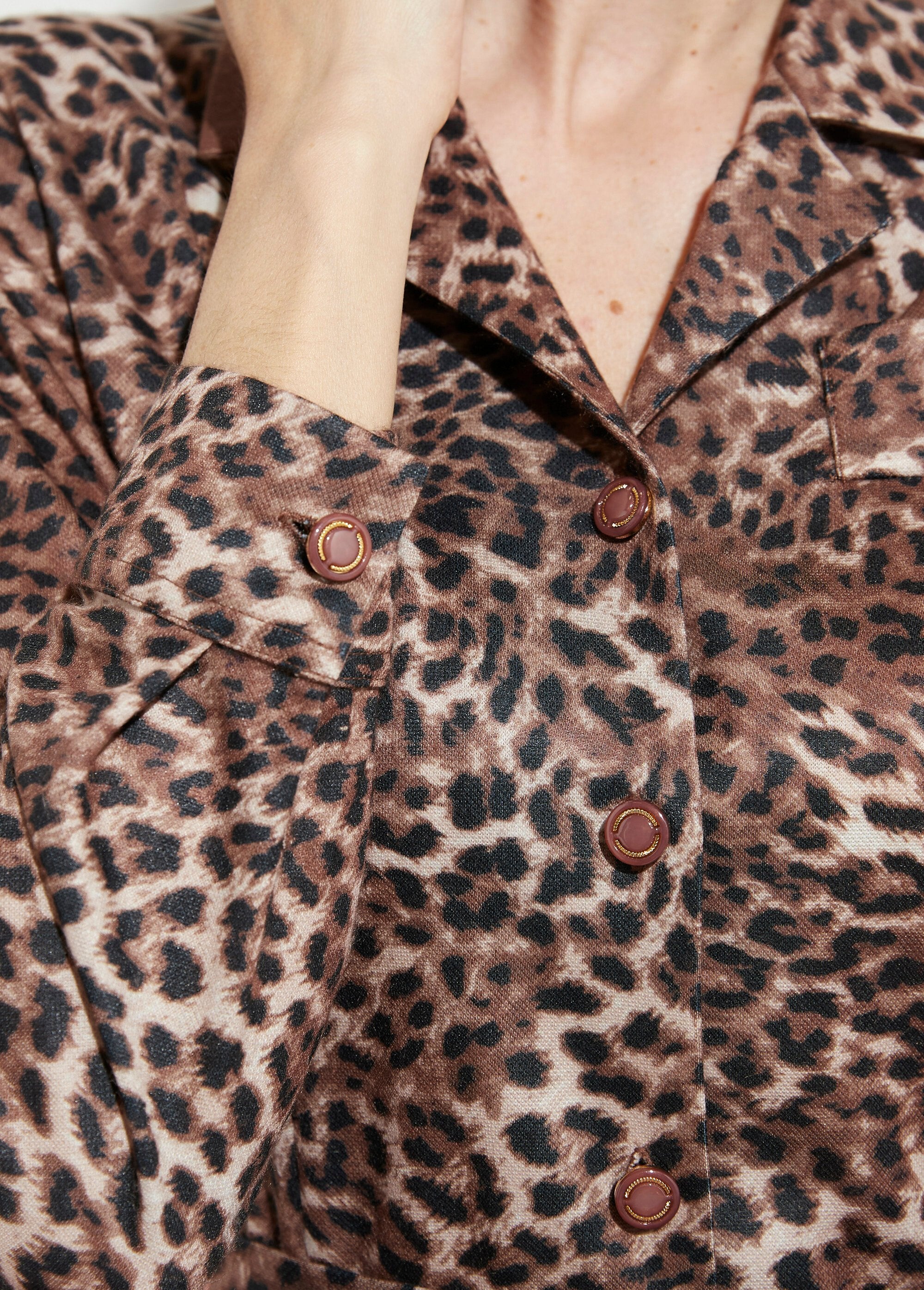 Leopard_print_mid-length_dress_with_tailoring_collar_Marron_DE1_slim