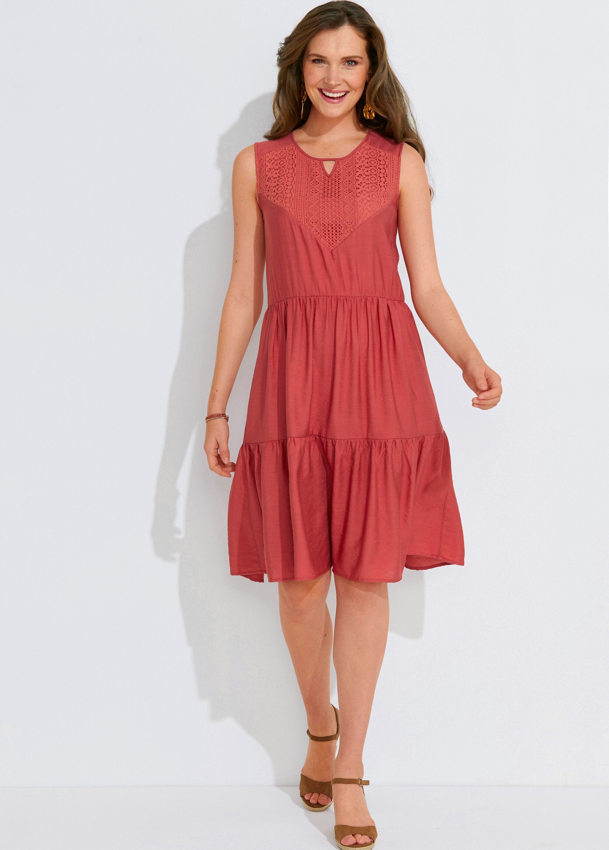 Short_ruffled_sleeveless_dress_Paprika_FA1_slim