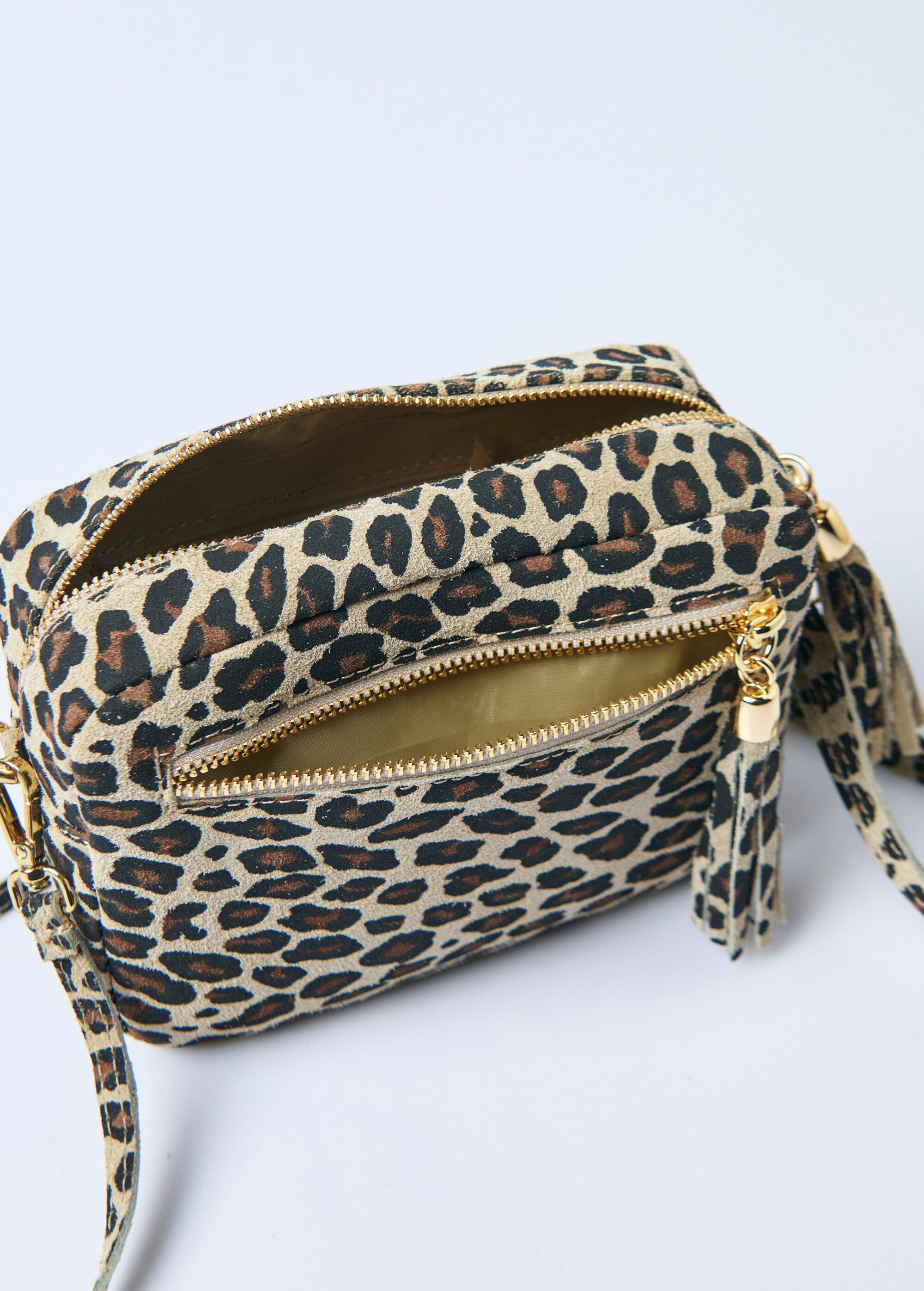 Nubuck_leather_shoulder_bag,_leopard_Beige_leopard_DE1_slim