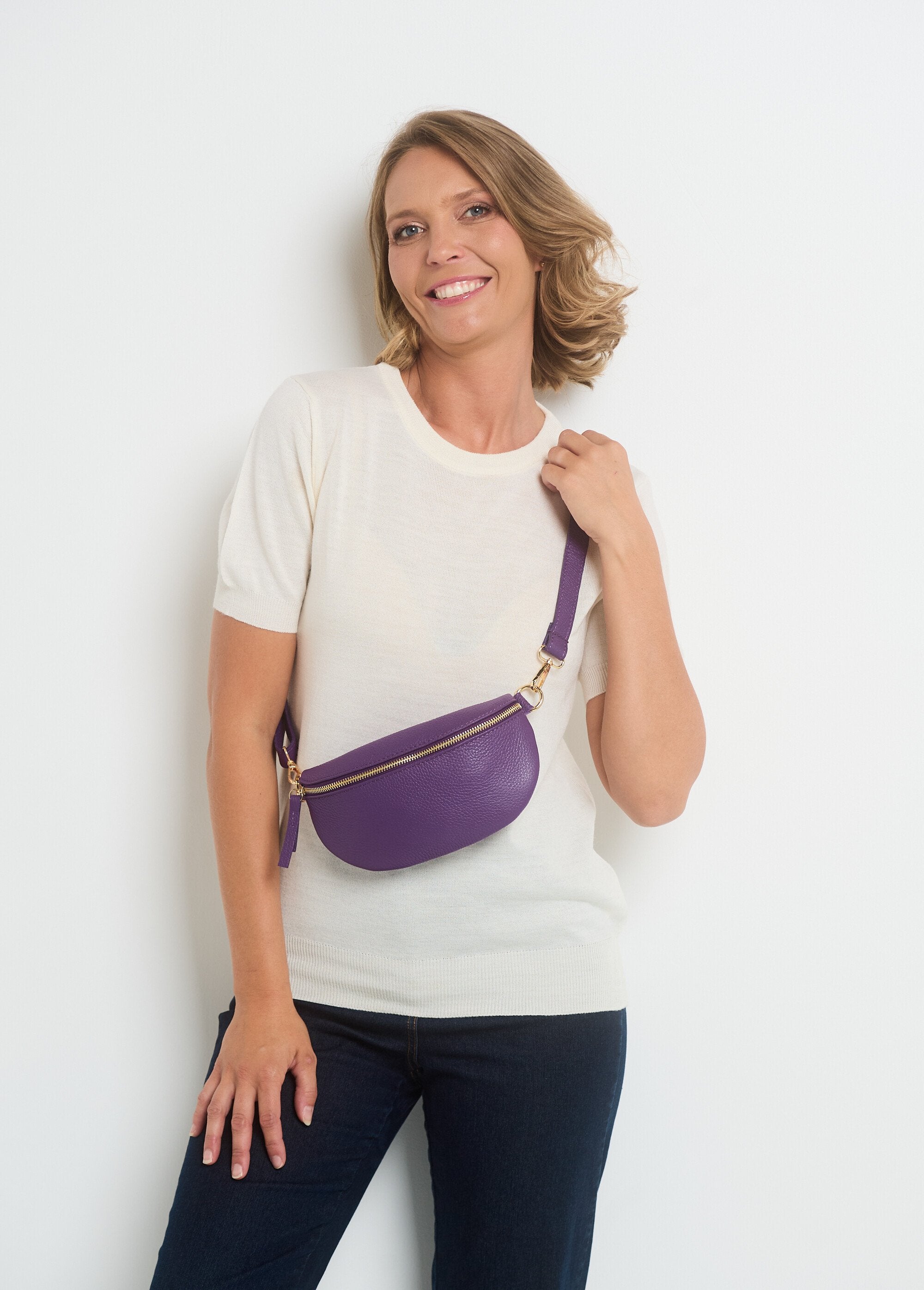 Women's_grained_leather_fanny_pack_Purple_FA1_slim