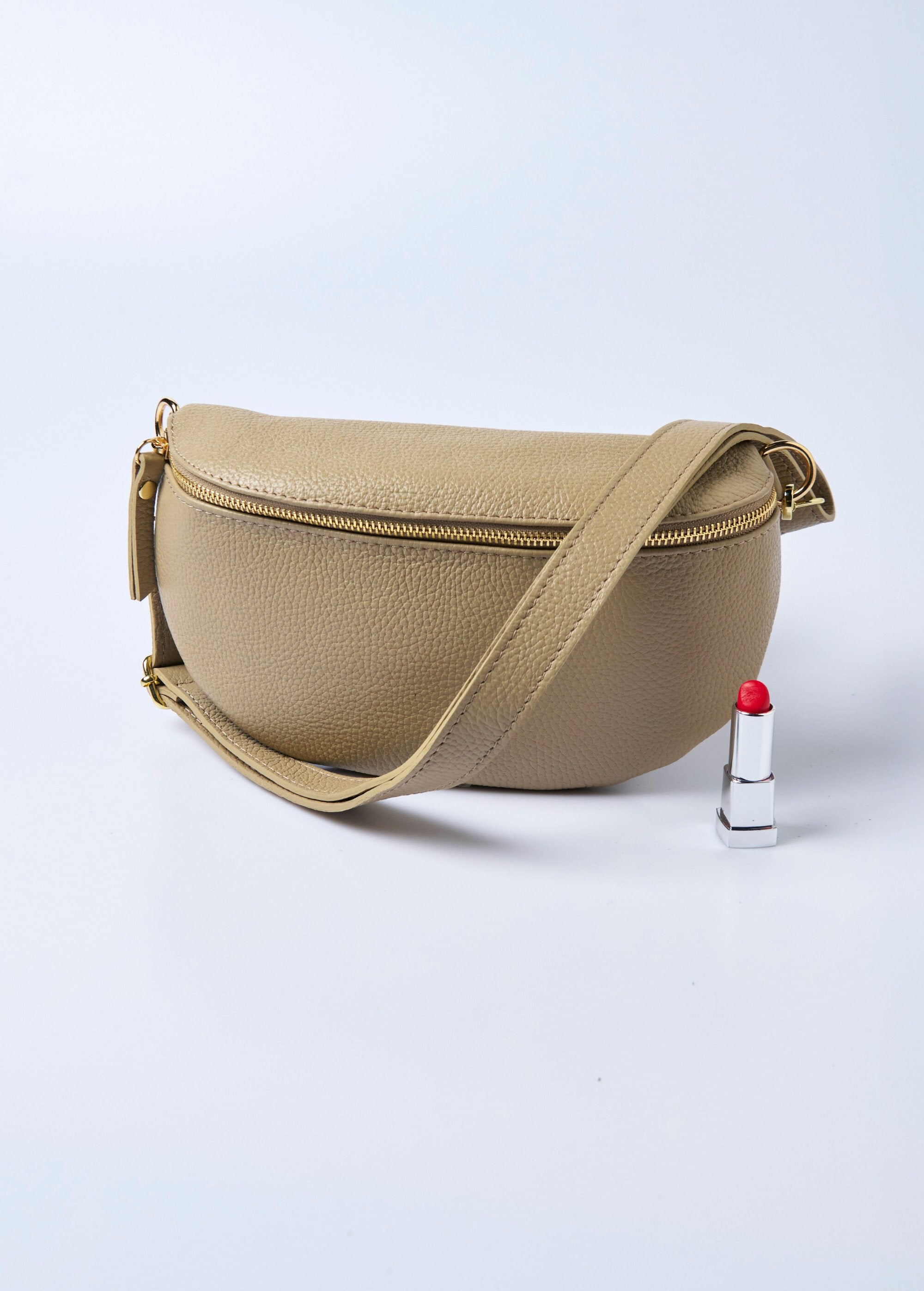 Leather_zipped_fanny_pack_with_shoulder_strap_Beige_FA1_slim