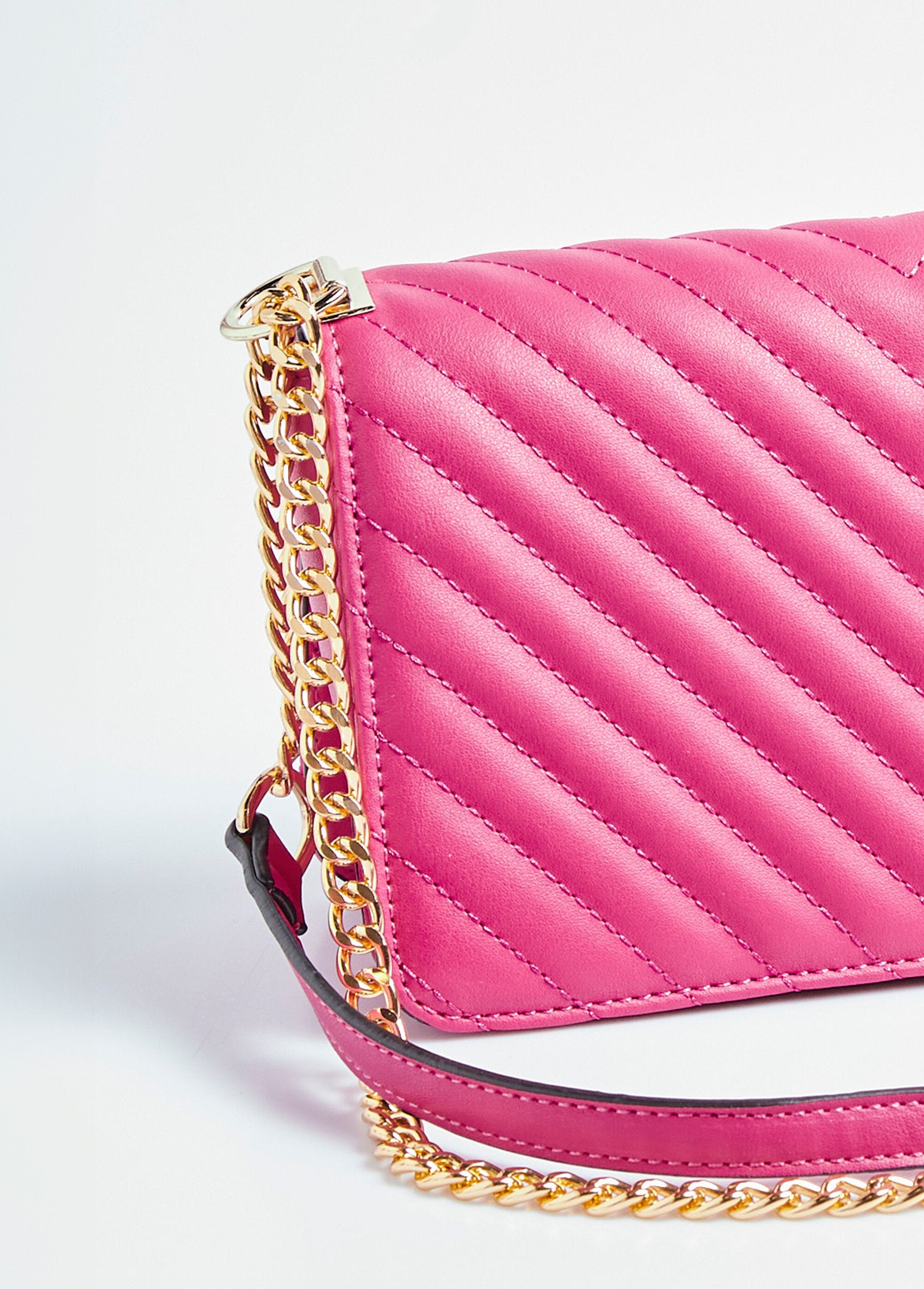 Quilted_clutch_bag_with_chevron_stitching_Fuchsia_DE2_slim