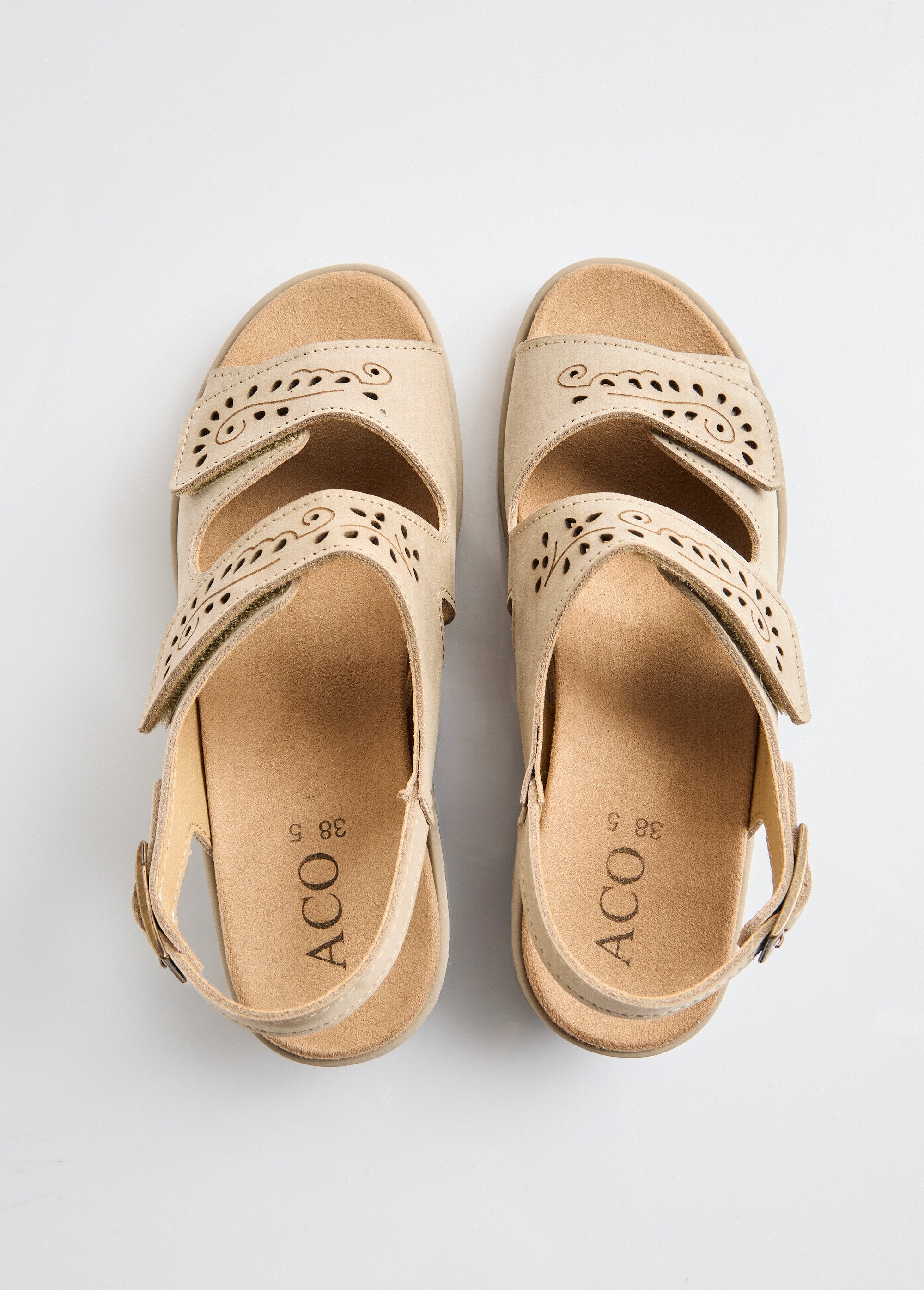 Wide_leather_sandals_with_Velcro_straps_Mole_OV1_slim
