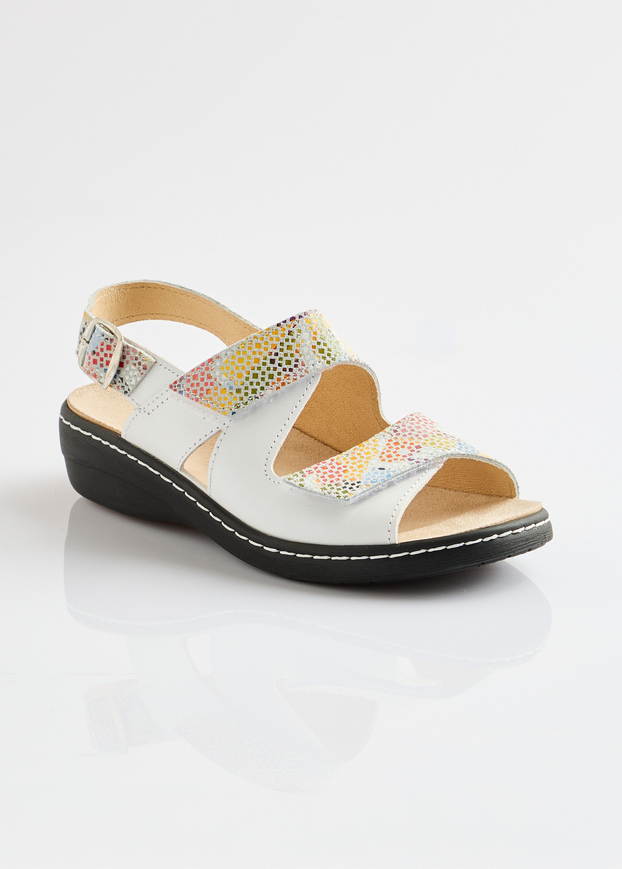 Wide_leather_sandals_Print_and_white_FA1_slim