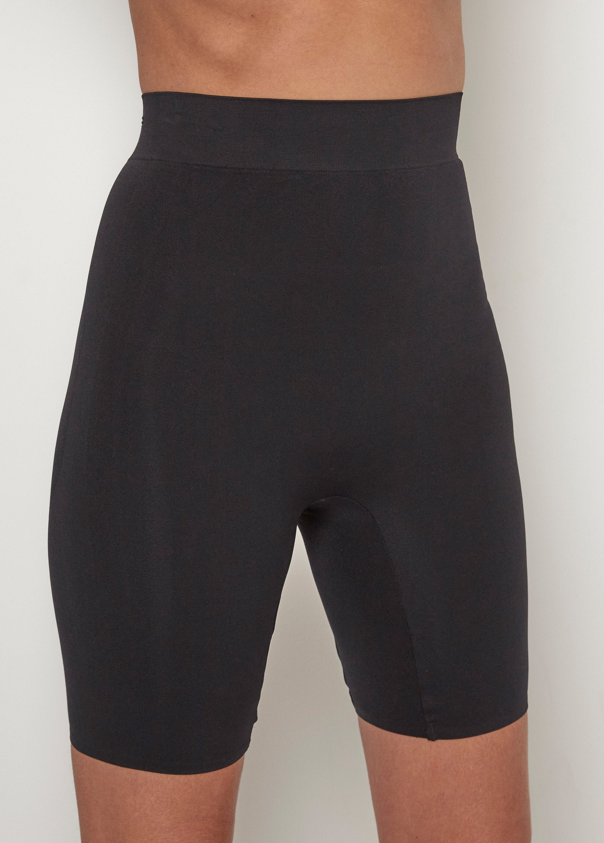 Seamless_shaping_shorts_Black_FA1_slim