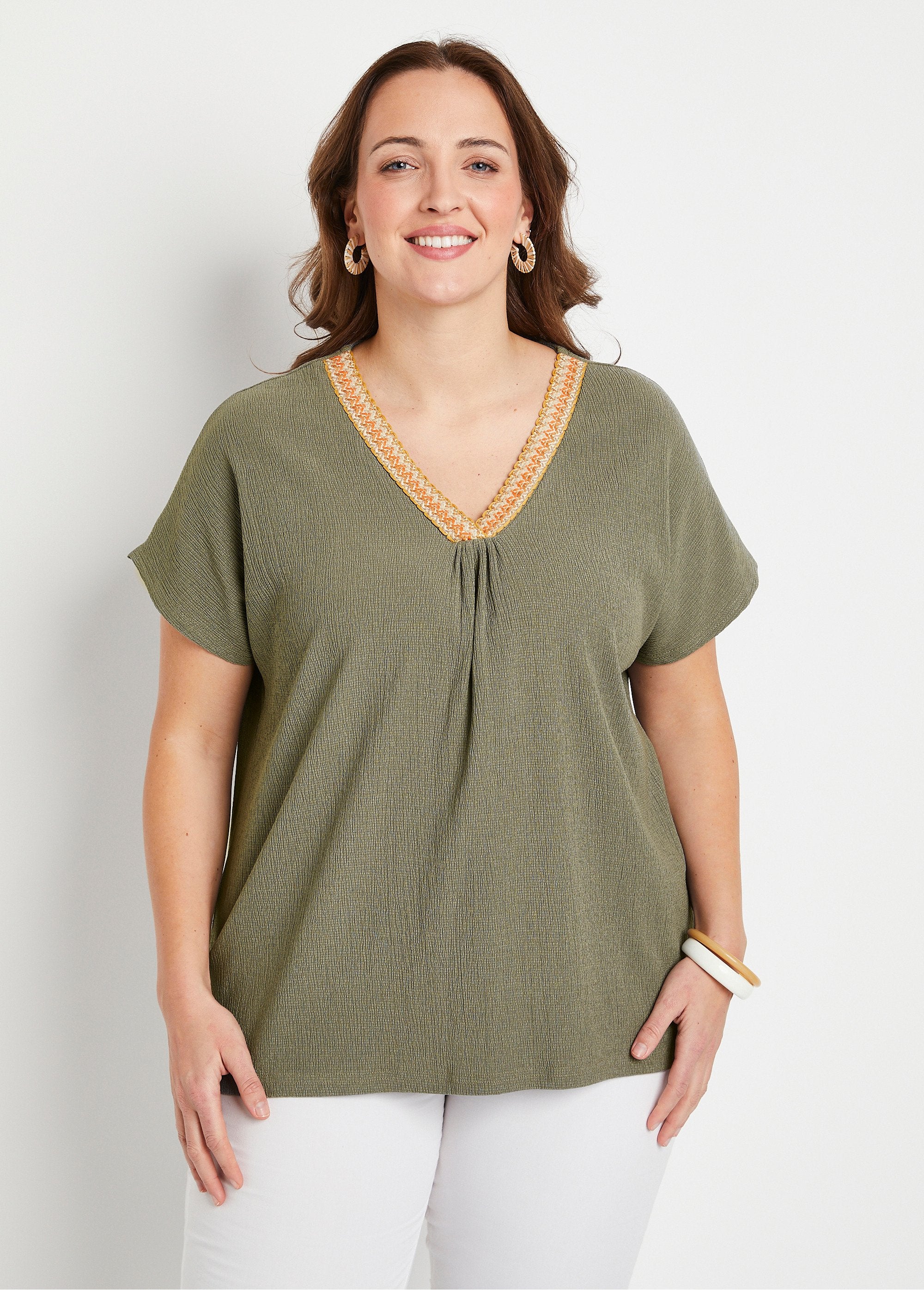 Long_plain_embroidered_loose_t-shirt_Lime_green_FA1_curvy