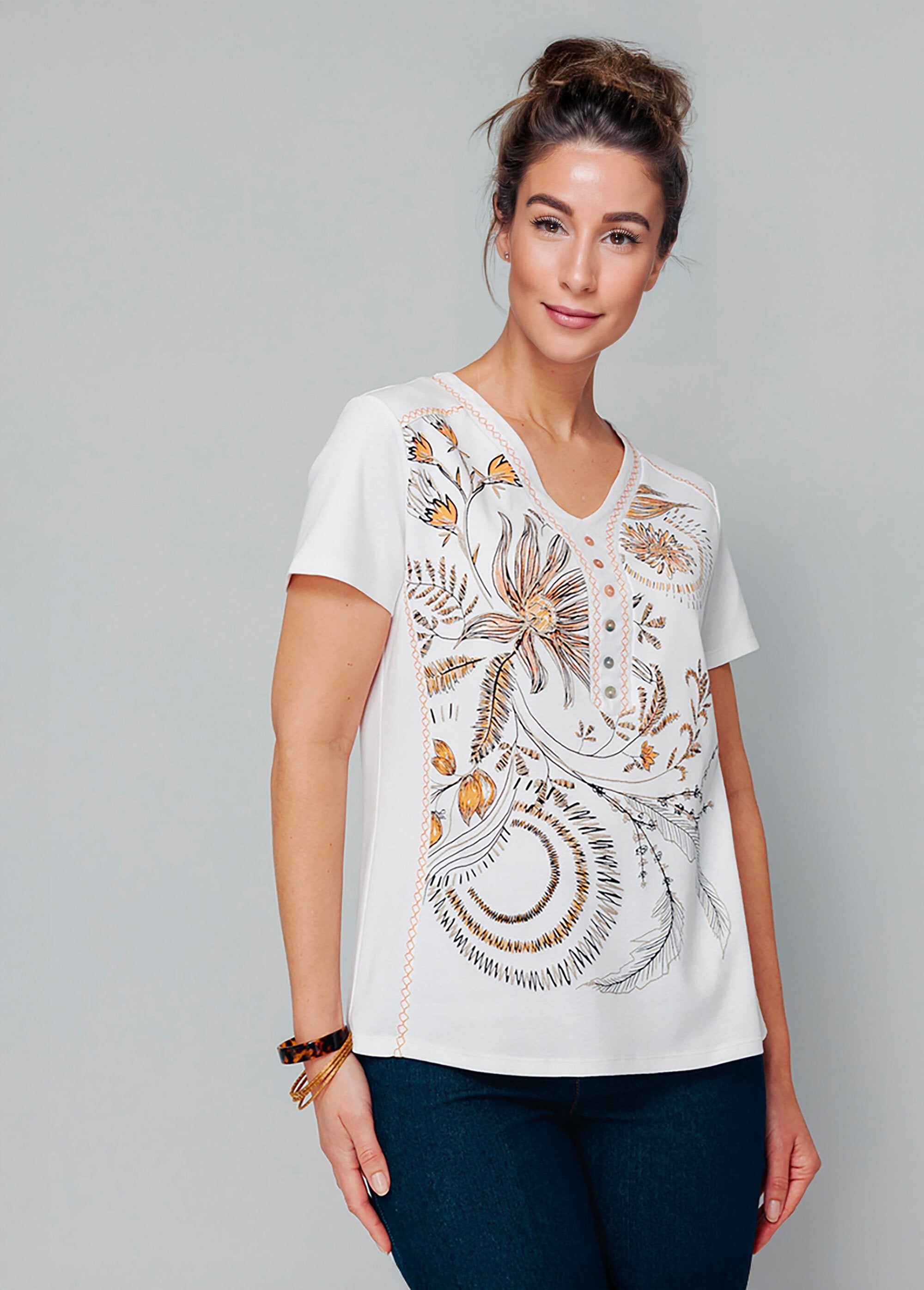 Floral_pattern_t-shirt_with_embroidery_Natural_FA1_slim