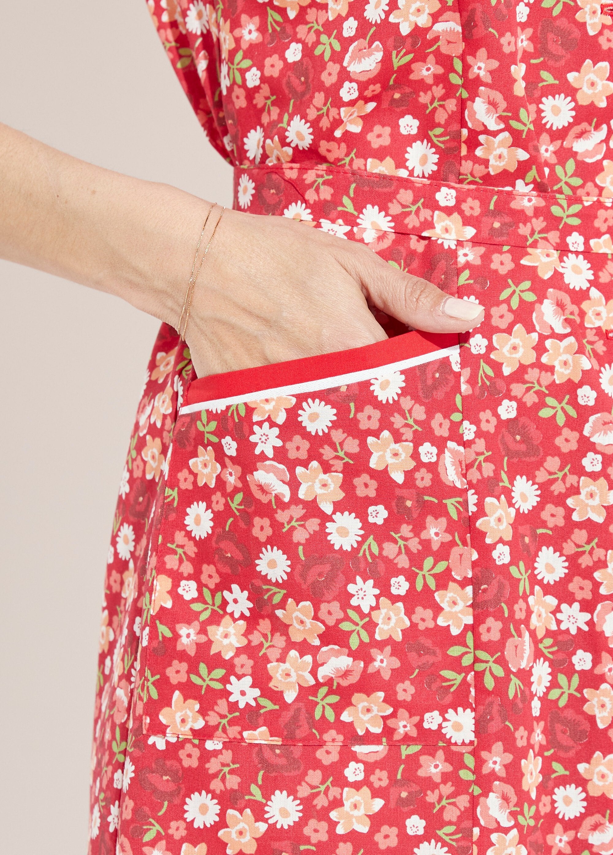Tablier_sans_manches_boutonné_imprimé_fleuri_Rouge_DE3_slim