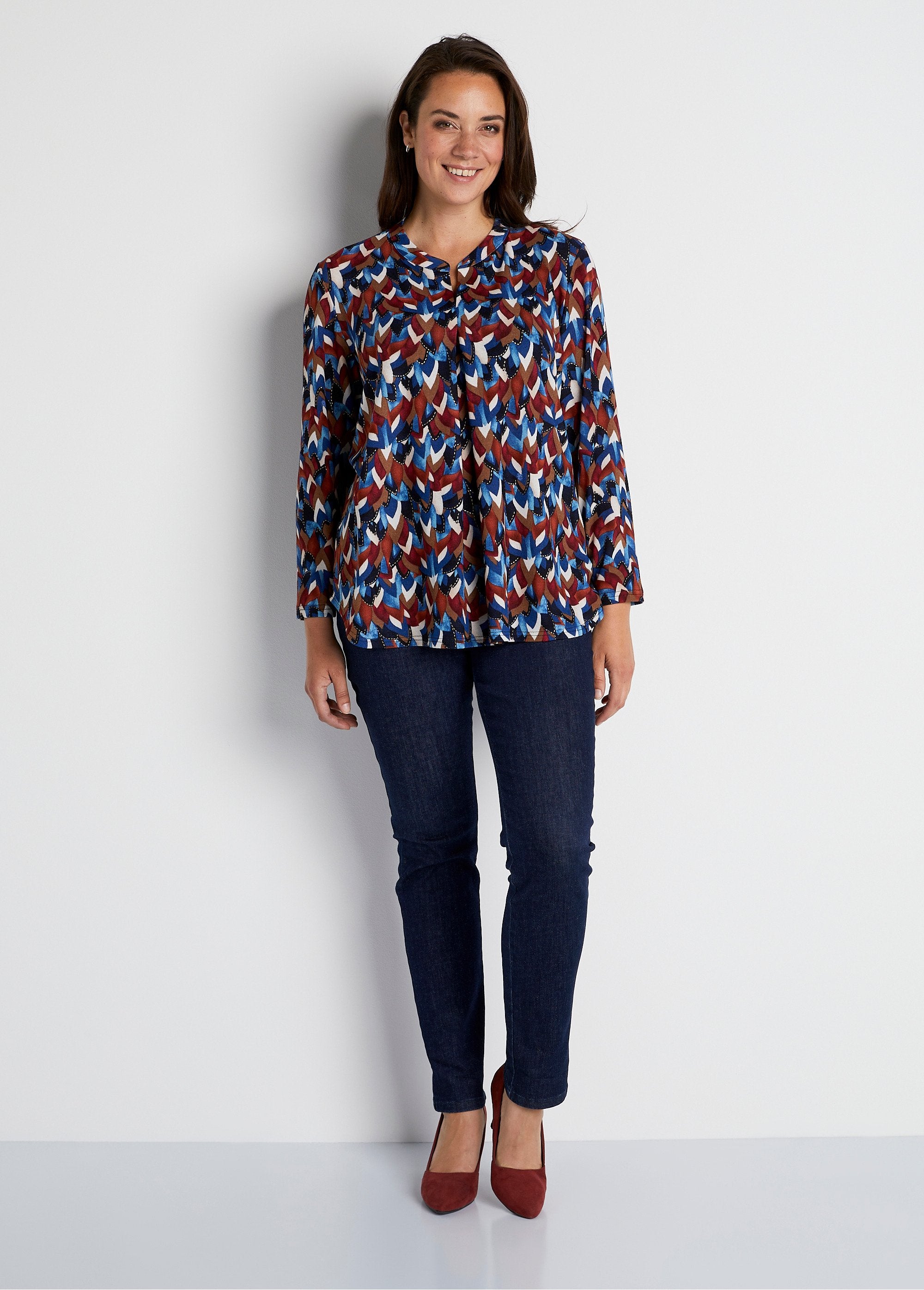 Loose_long_T-shirt_with_shiny_details_Blue_print_SF1_curvy