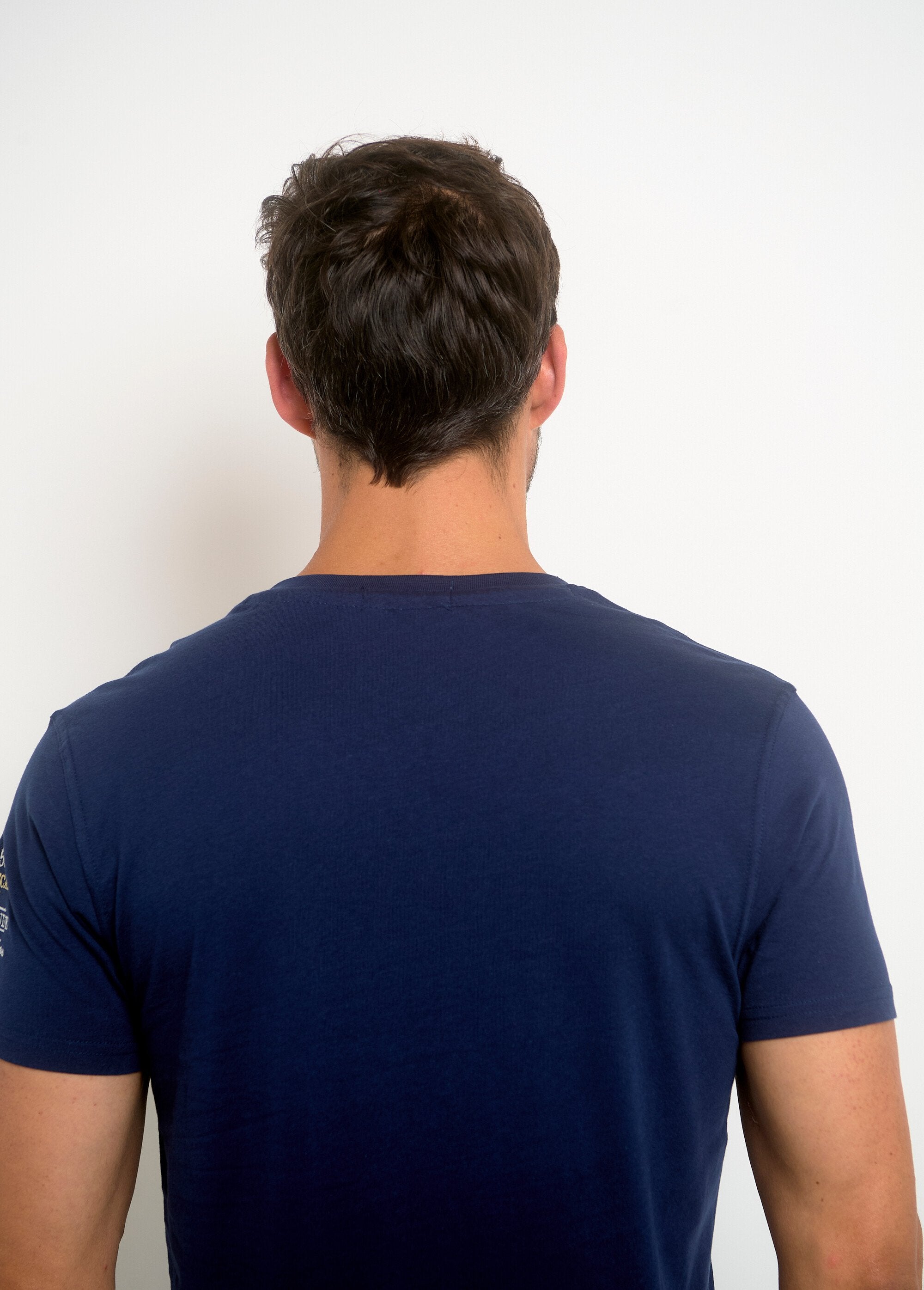 V-neck_logo_and_inscriptions_T-shirt_Marine_DO2_slim