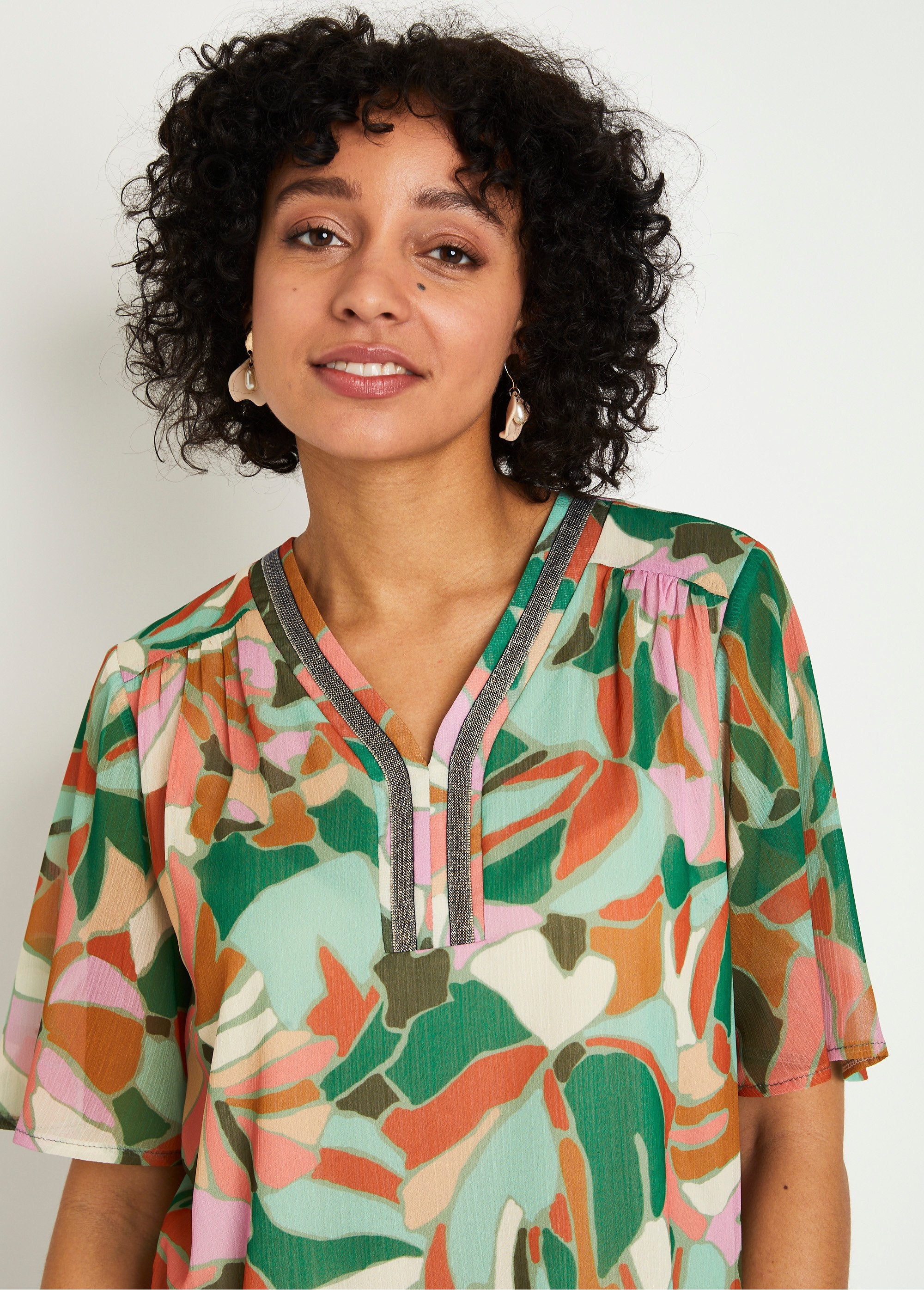 Mid-length_loose_tunic_in_printed_voile_Green_and_orange_DE1_slim