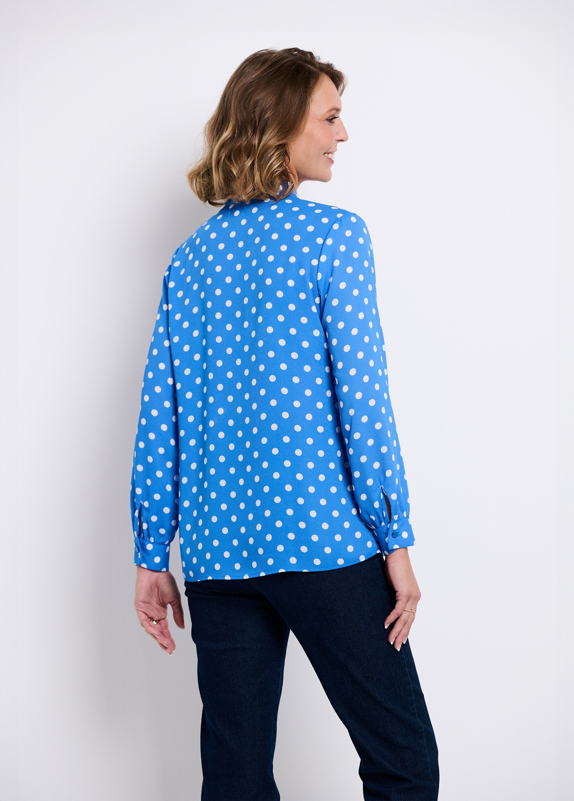 Flowing_tunic_with_pussy_bow_collar,_plain_or_polka_dot_Blue_and_white_DO1_slim