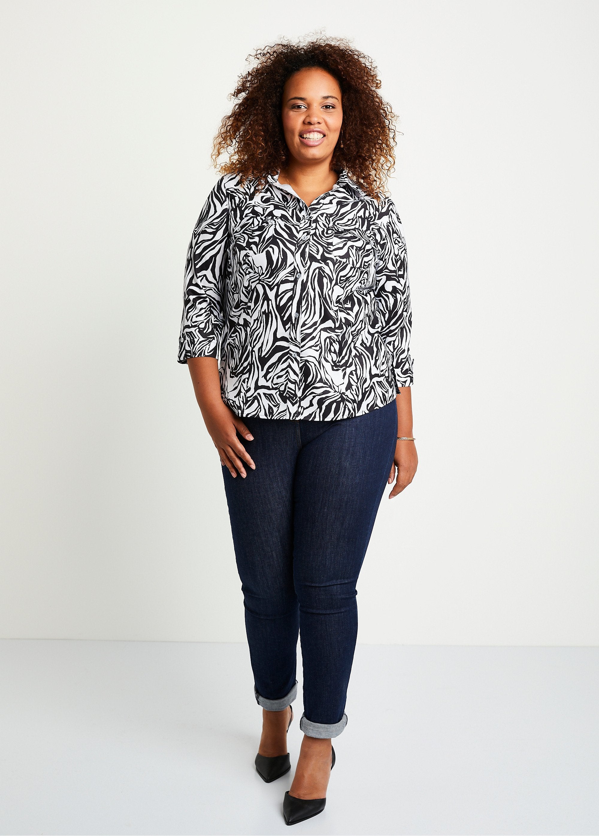 Printed_tunic_with_3/4_sleeves_White_and_Black_SF1_curvy